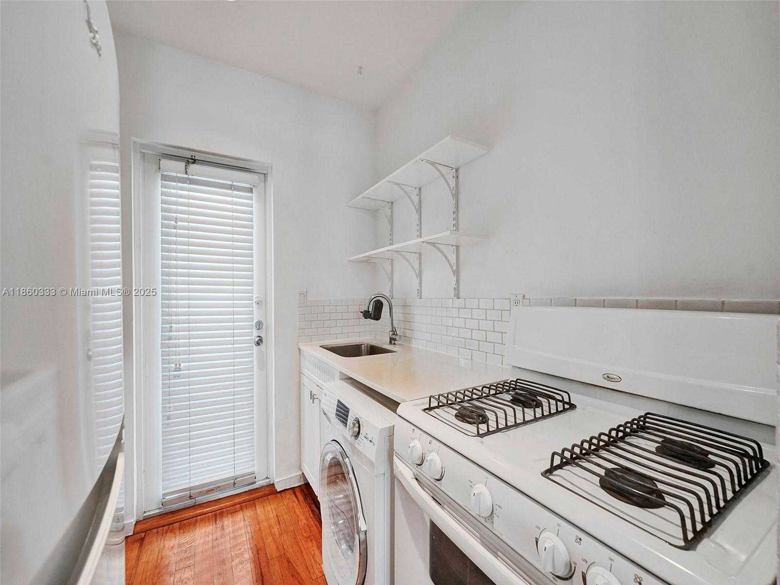 Small Image of 745 13TH ST #14, Miami Beach Number 10