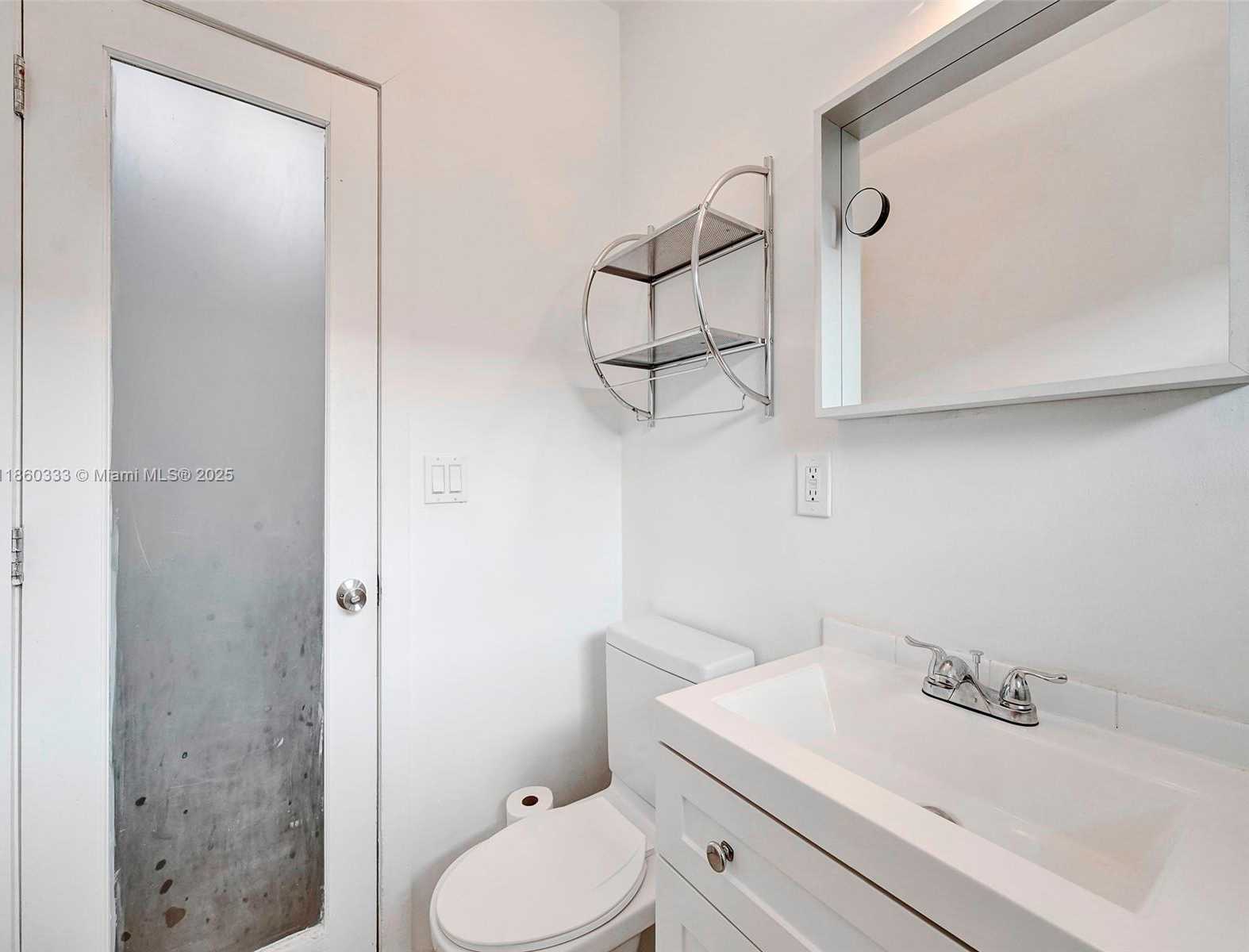 Small Image of 745 13TH ST #14, Miami Beach Number 11