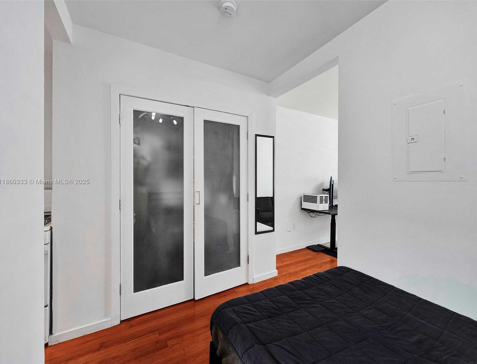 Small Image of 745 13TH ST #14, Miami Beach Number 6