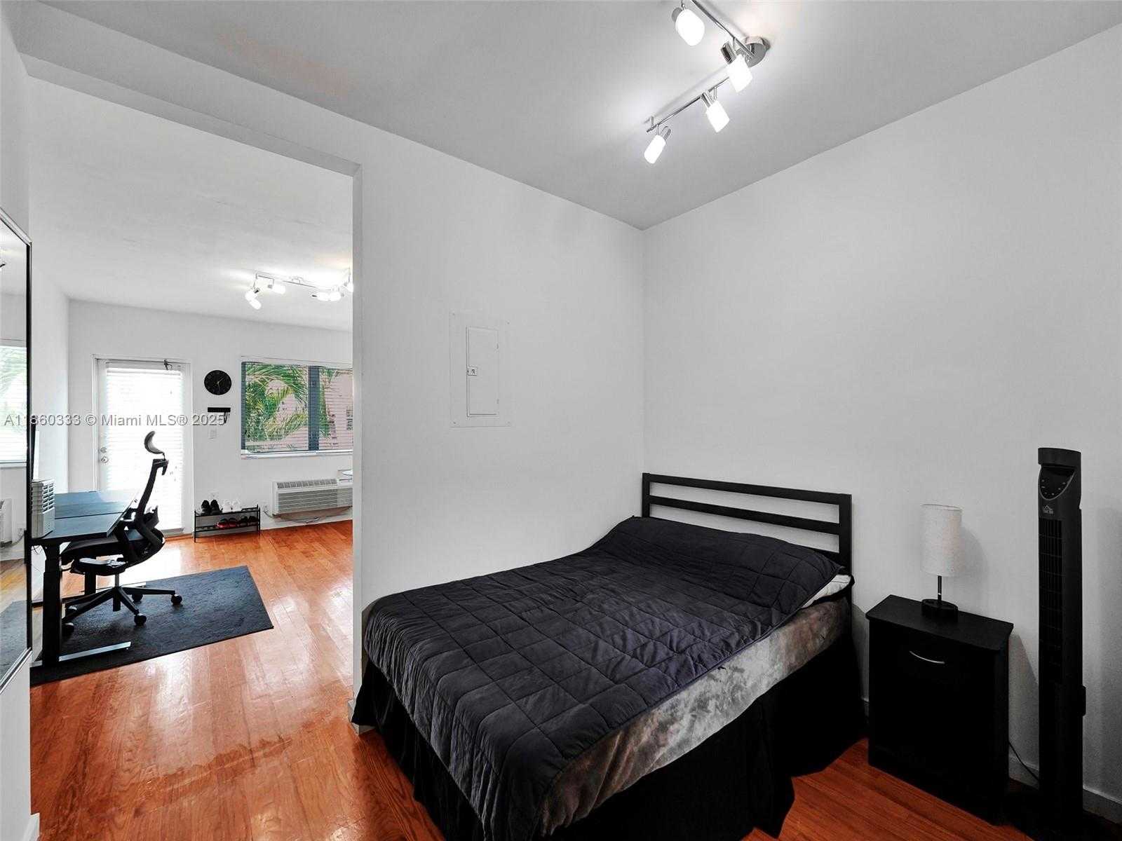 Small Image of 745 13TH ST #14, Miami Beach Number 8