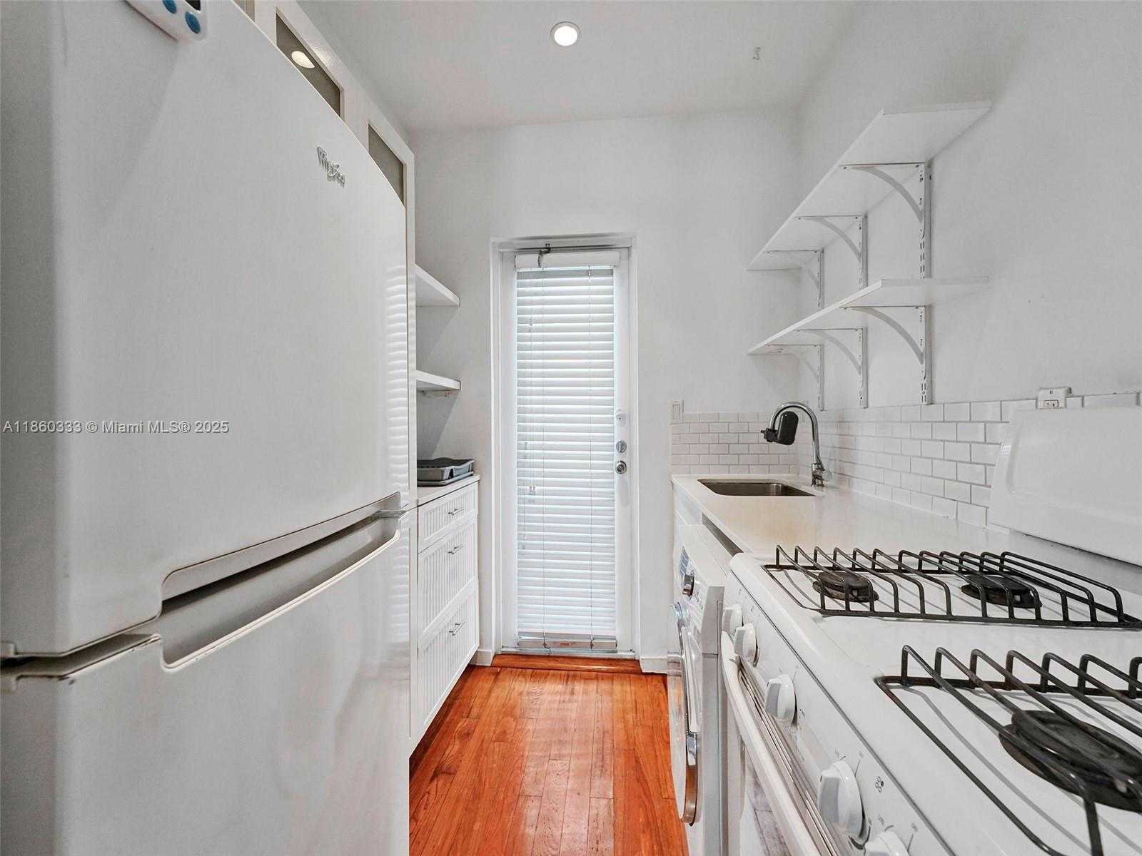 Small Image of 745 13TH ST #14, Miami Beach Number 9