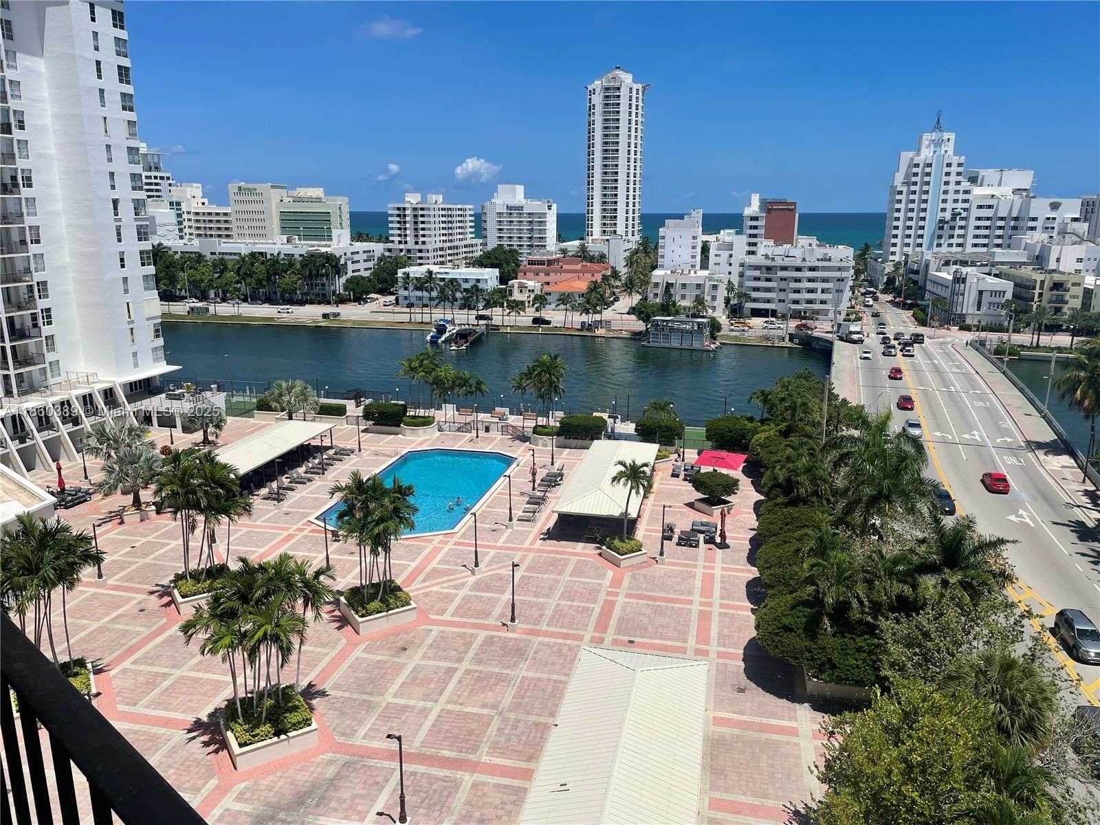 Small Image of 4101 PINE TREE DR #926,925, Miami Beach Number 3