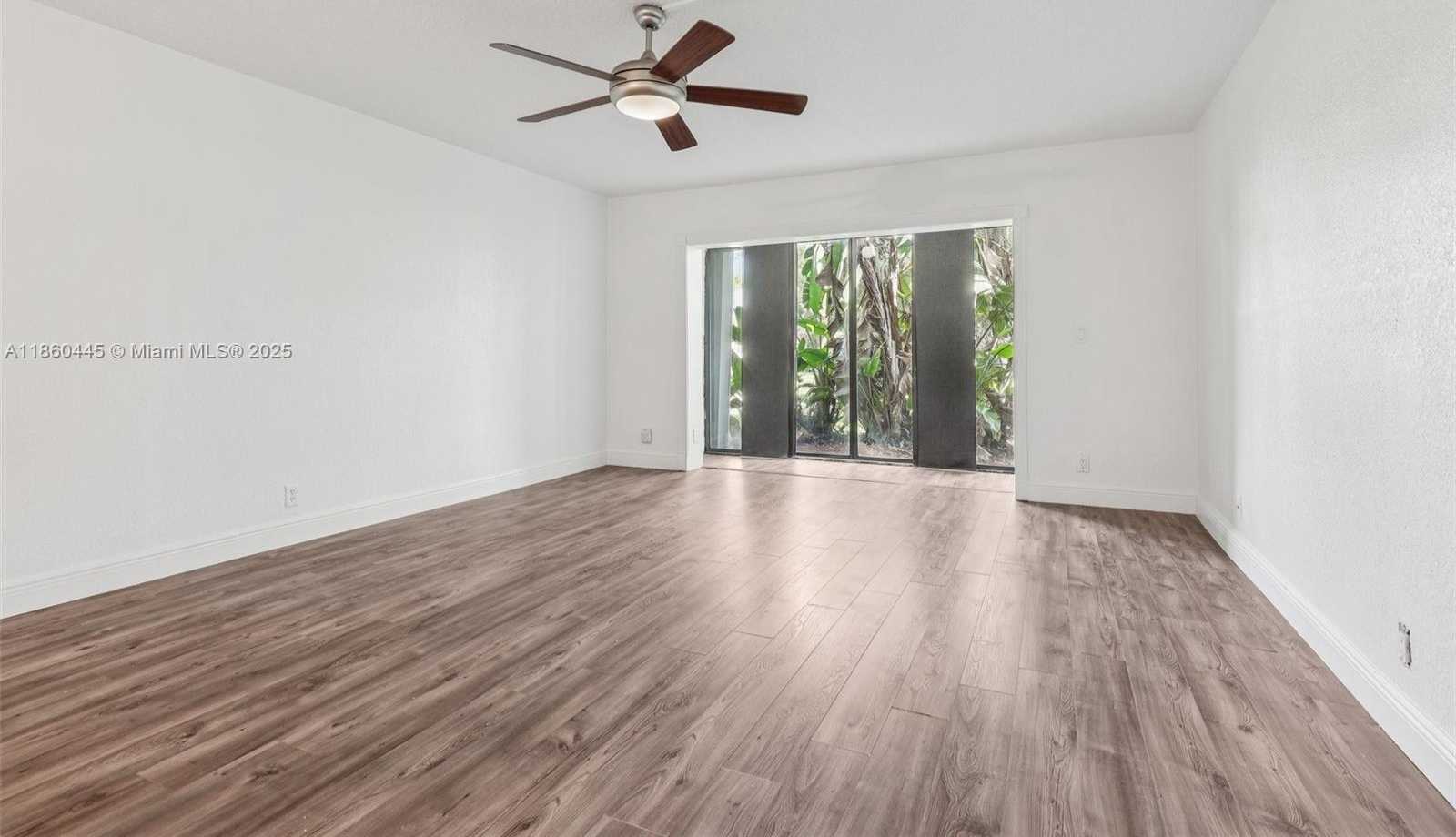 Small Image of 195 LAKEVIEW DR #105, Weston Number 13