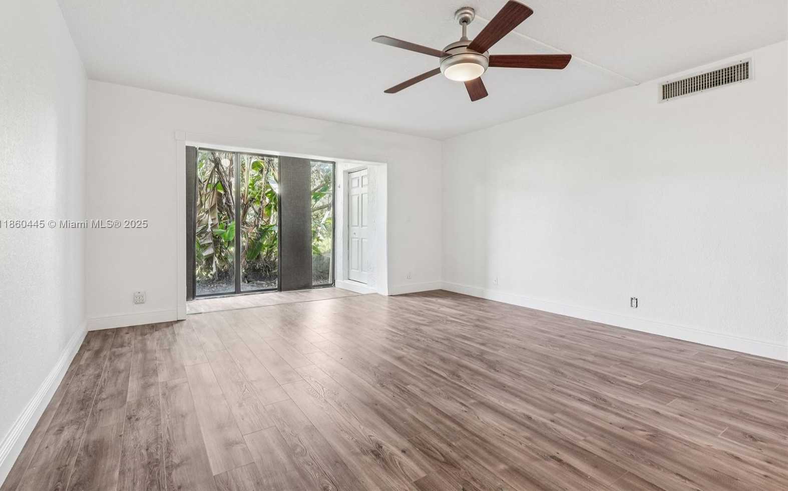 Small Image of 195 LAKEVIEW DR #105, Weston Number 14