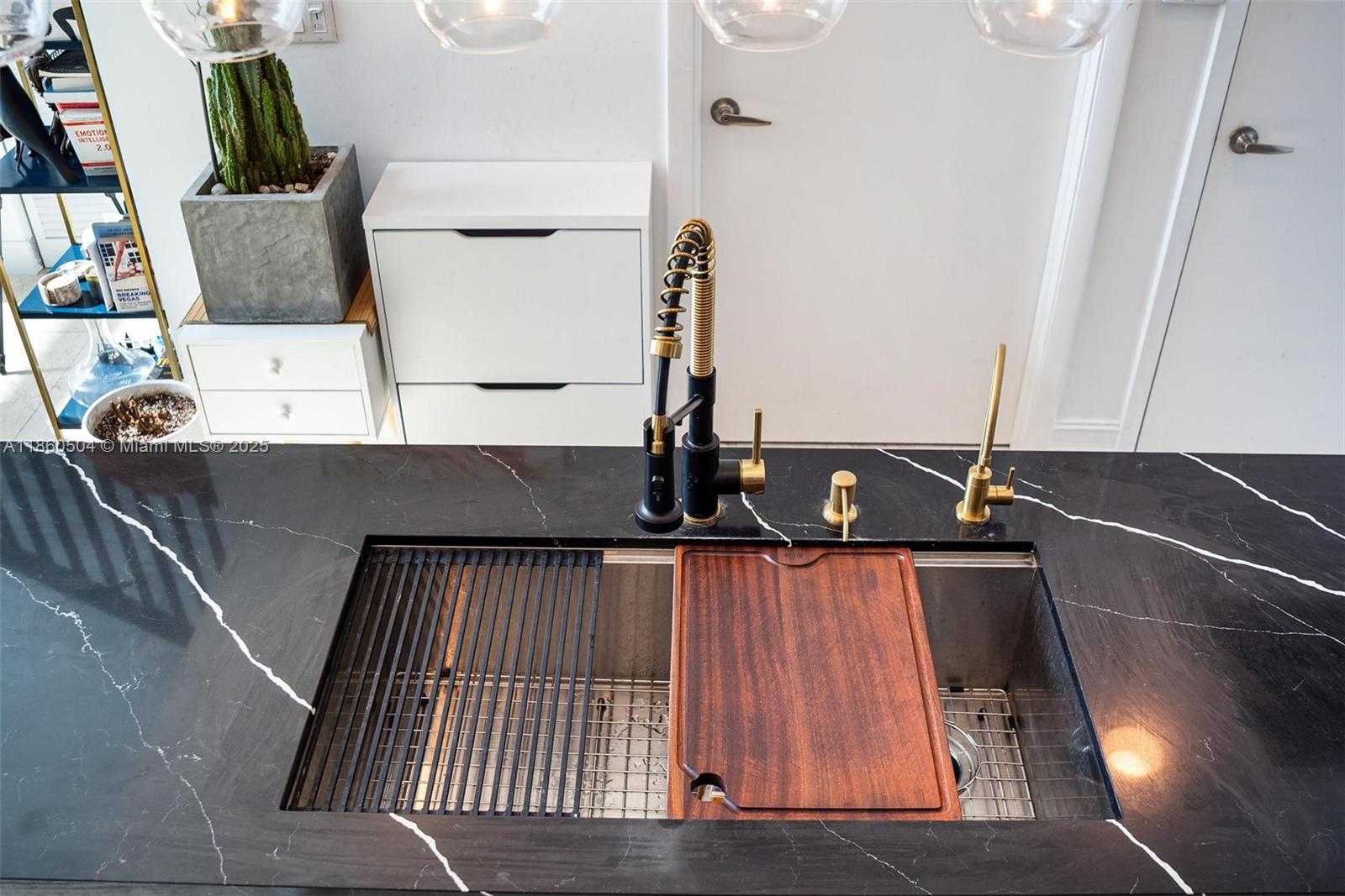 Small Image of 665 NORTH EAST 25TH ST #403, Miami Number 53