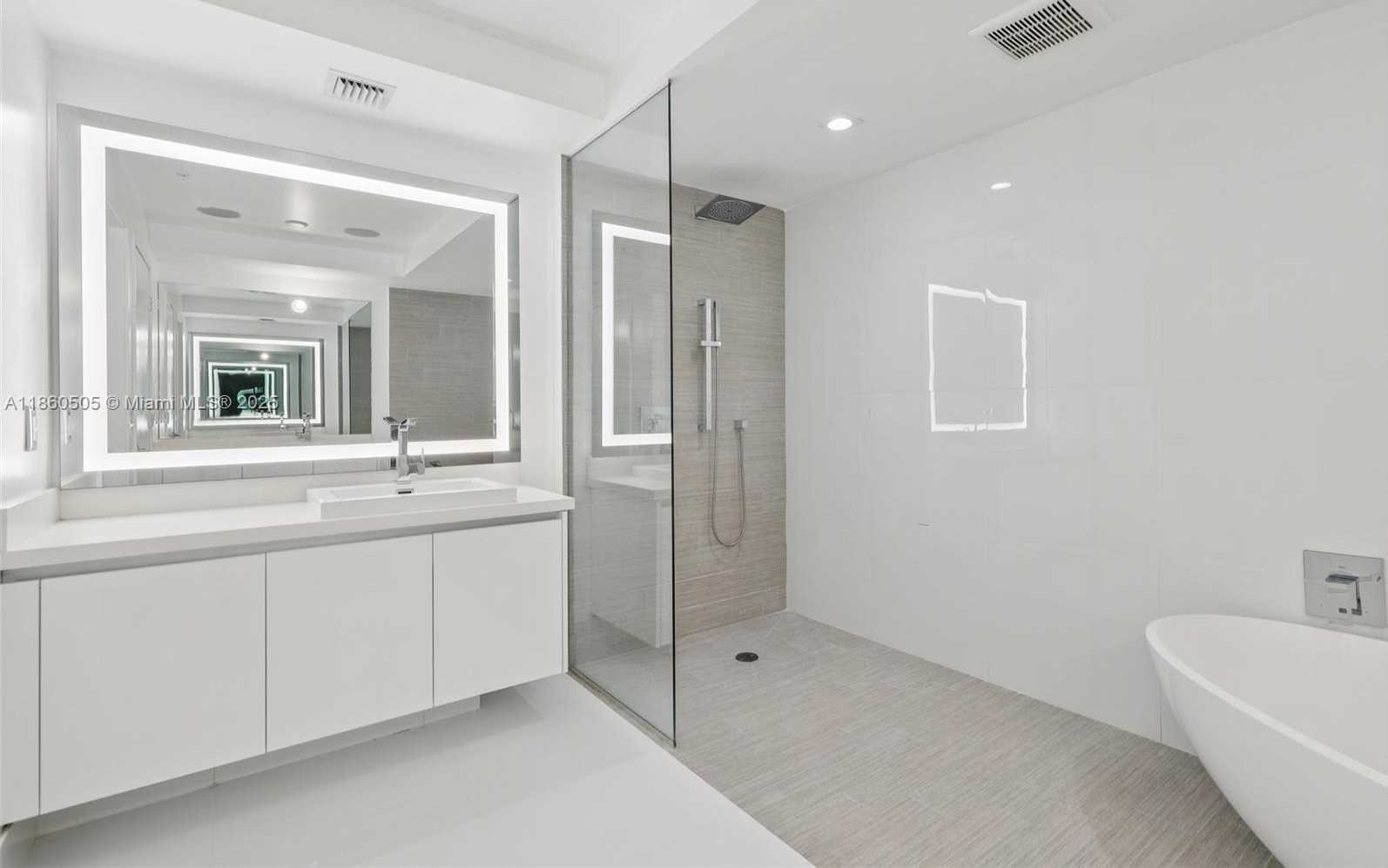 Small Image of 330 SUNNY ISLES BLVD #5-907, Sunny Isles Beach Number 31