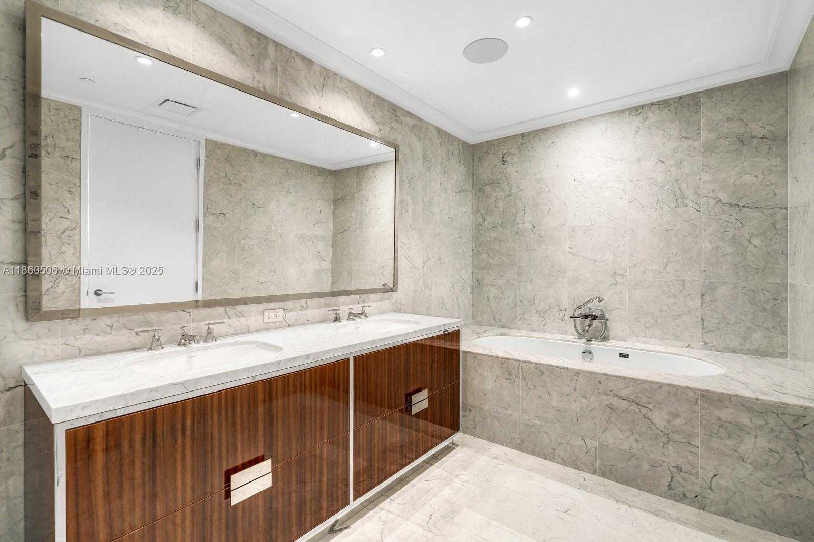 Small Image of 15701 COLLINS AVE #1705, Sunny Isles Beach Number 10