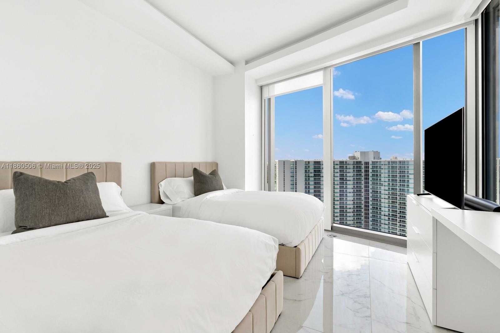 Small Image of 15701 COLLINS AVE #1705, Sunny Isles Beach Number 23