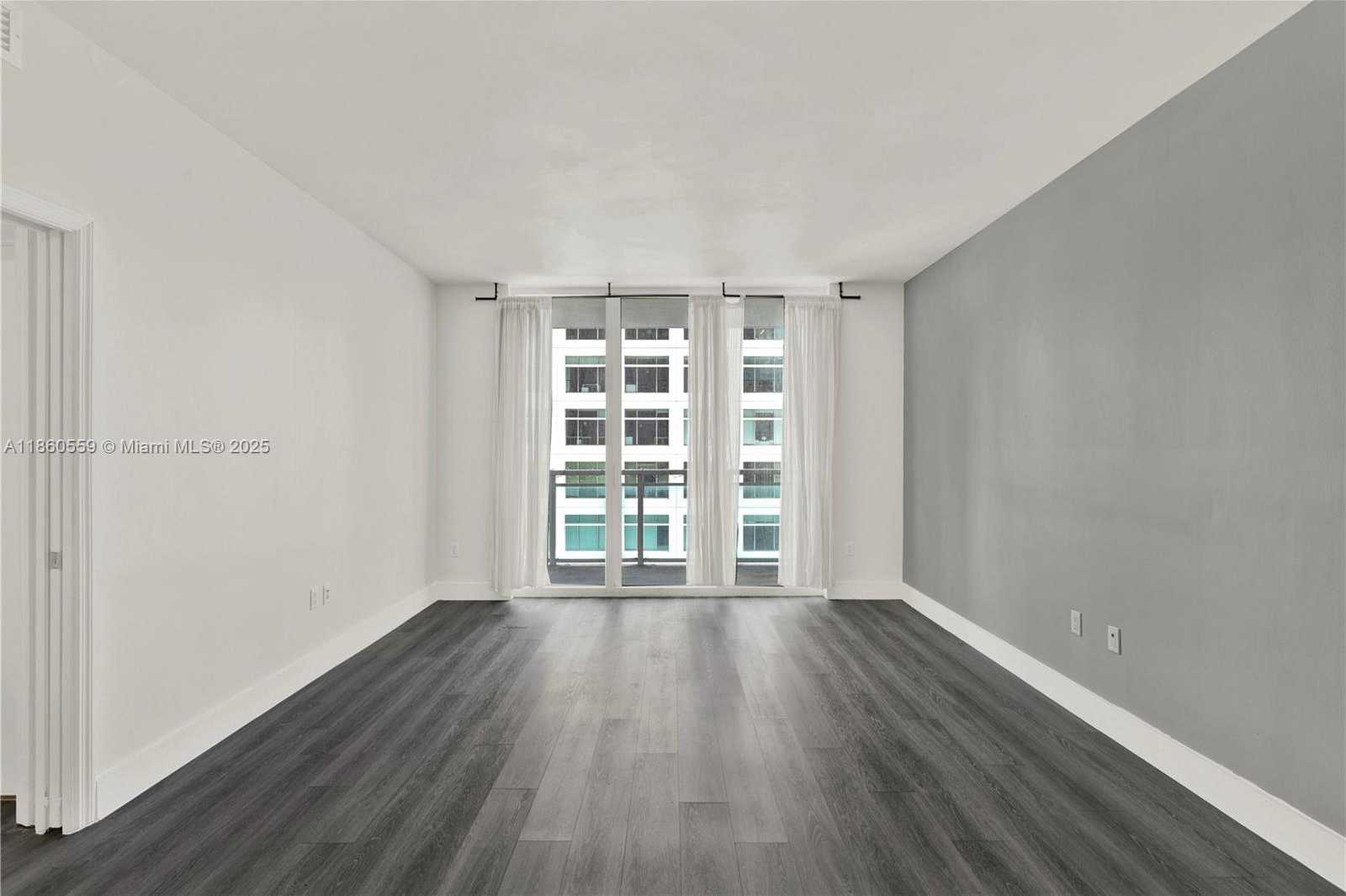 Small Image of 950 BRICKELL BAY DR #802, Miami Number 10