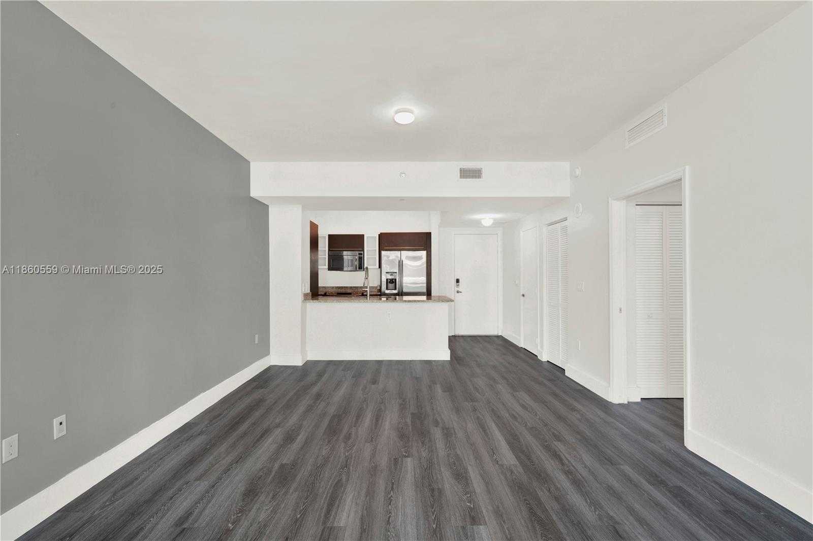 Small Image of 950 BRICKELL BAY DR #802, Miami Number 12
