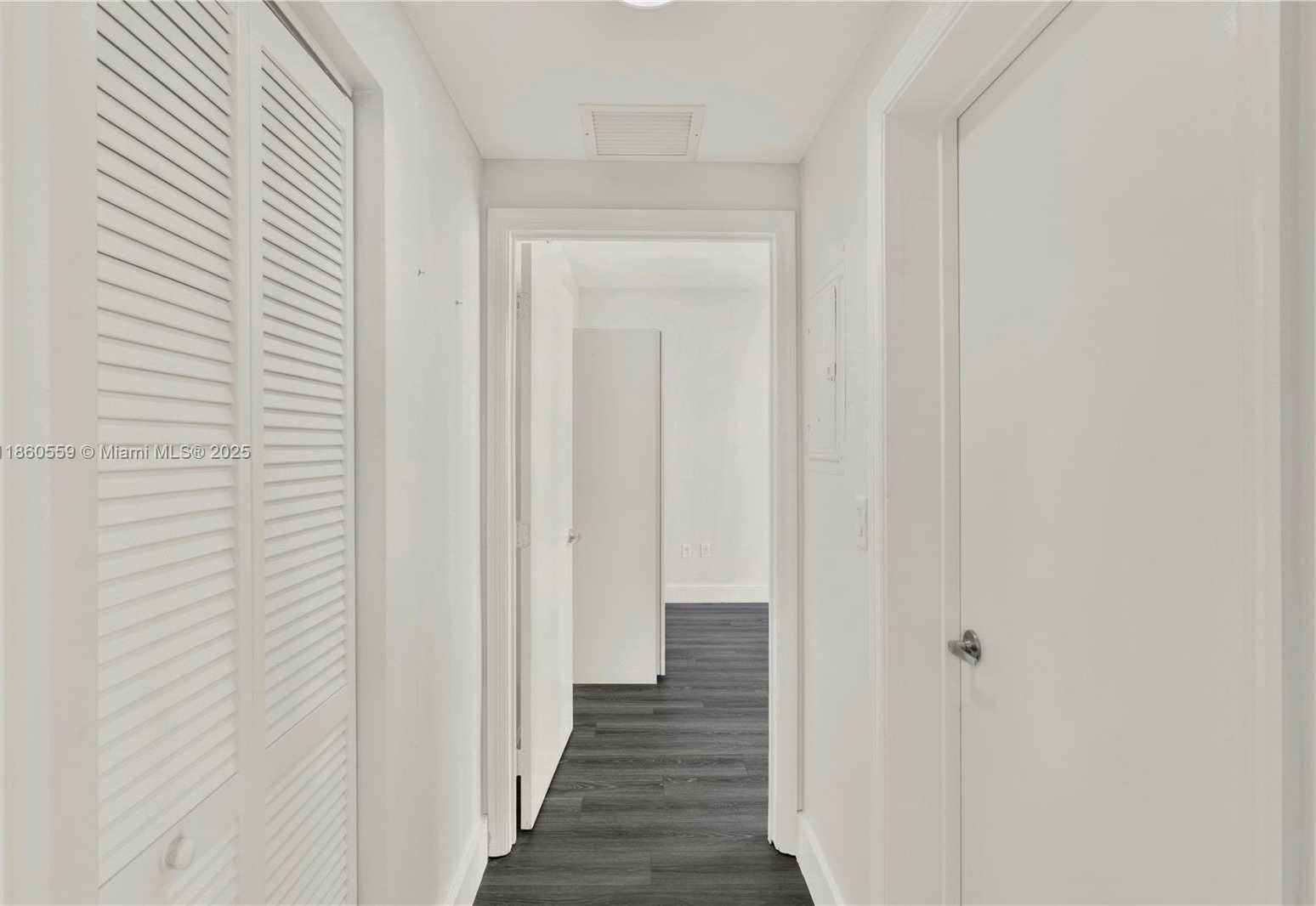 Small Image of 950 BRICKELL BAY DR #802, Miami Number 15