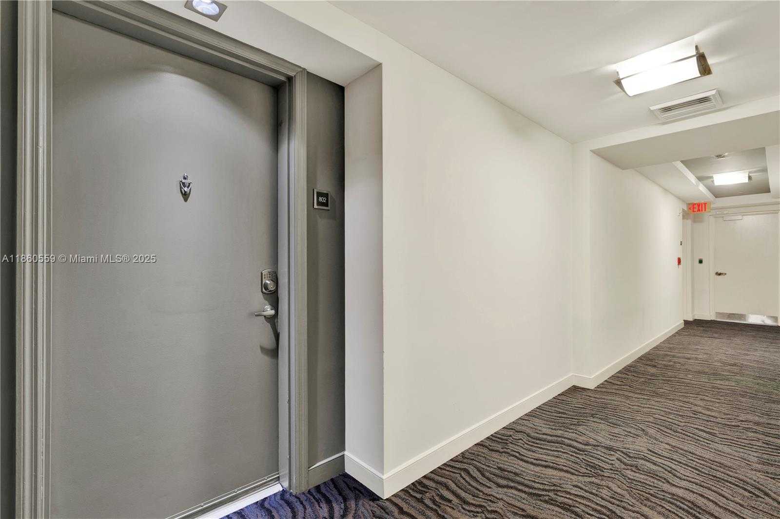 Small Image of 950 BRICKELL BAY DR #802, Miami Number 4