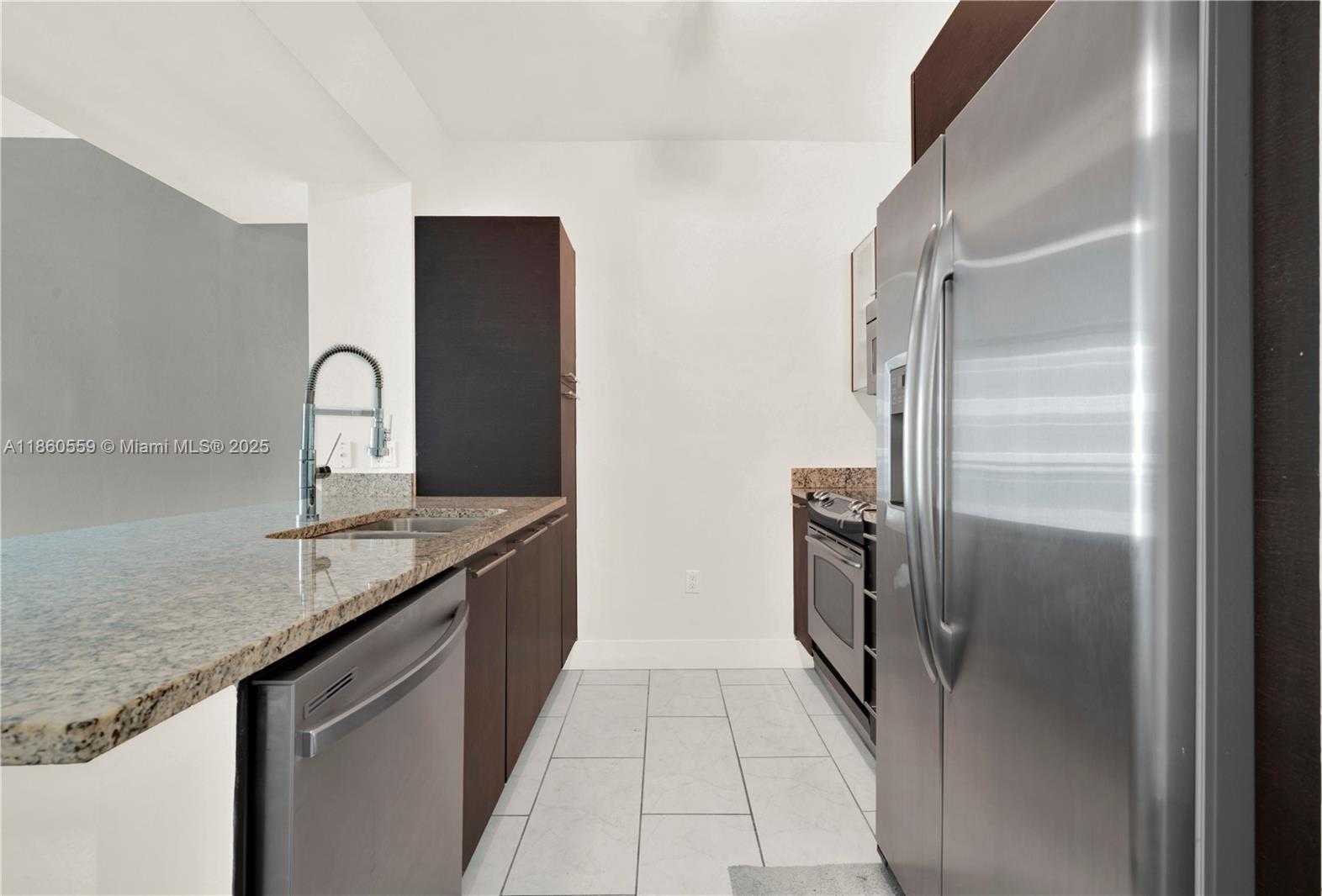 Small Image of 950 BRICKELL BAY DR #802, Miami Number 6