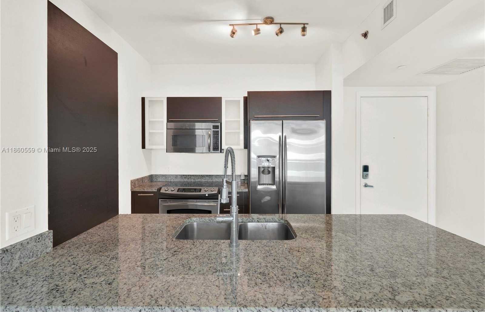 Small Image of 950 BRICKELL BAY DR #802, Miami Number 9
