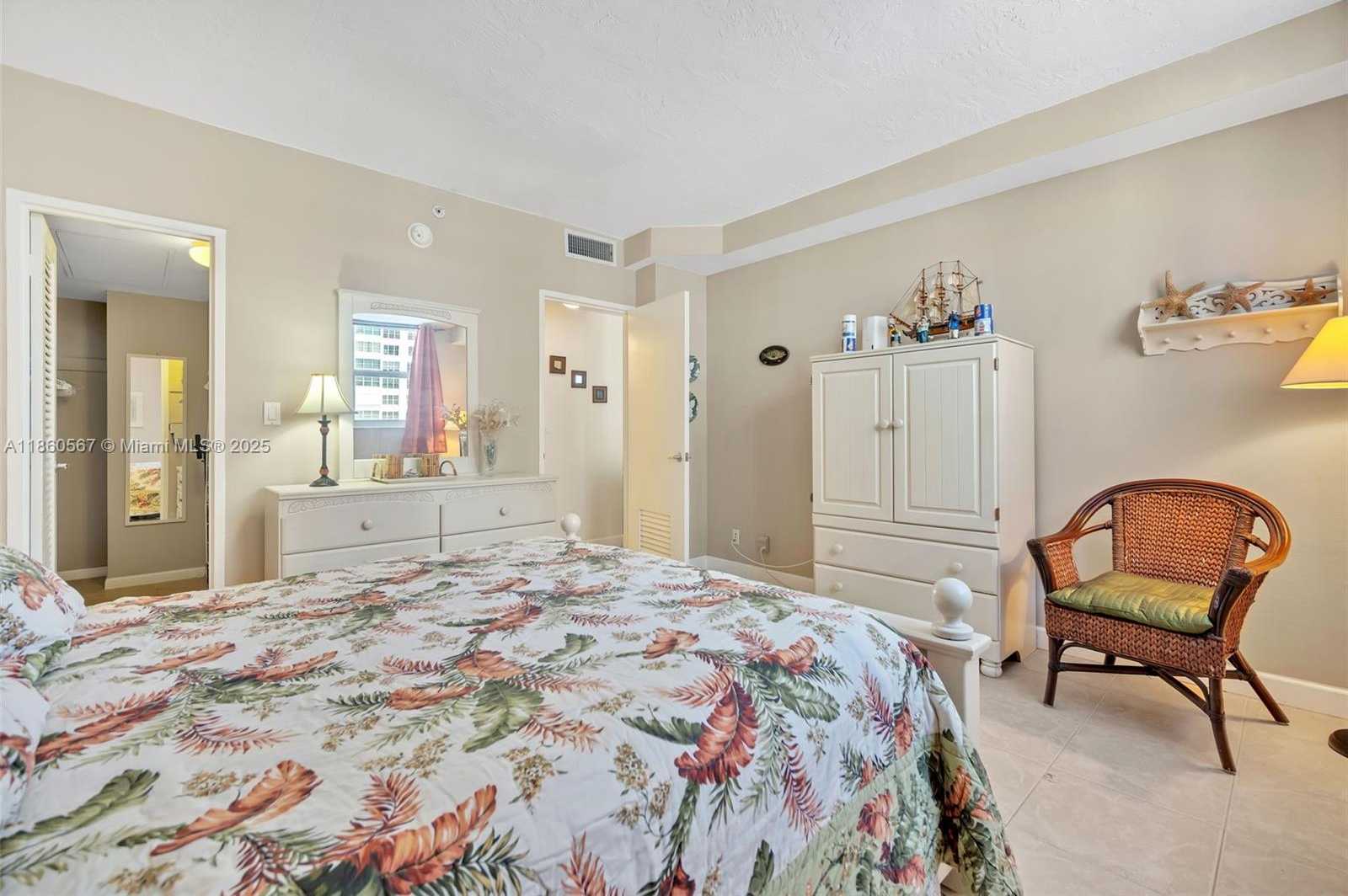 Small Image of 3001 SOUTH OCEAN DR #403, Hollywood Number 22