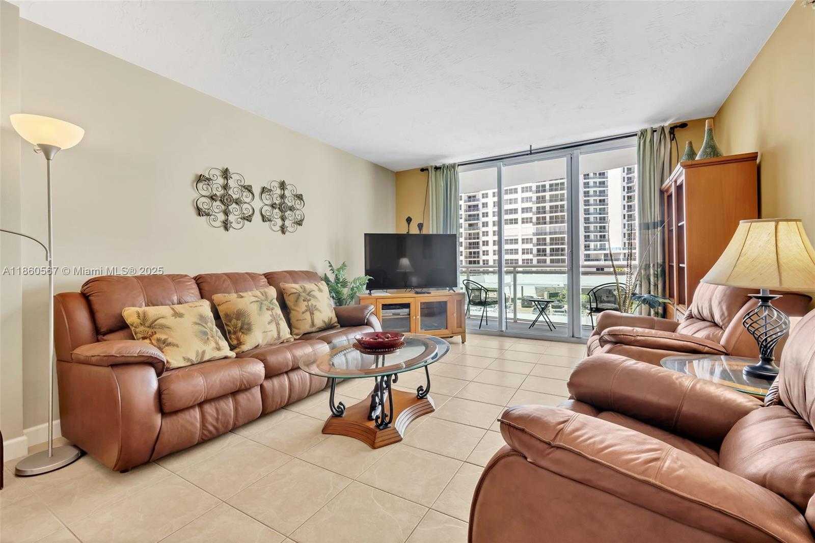 Small Image of 3001 SOUTH OCEAN DR #403, Hollywood Number 8