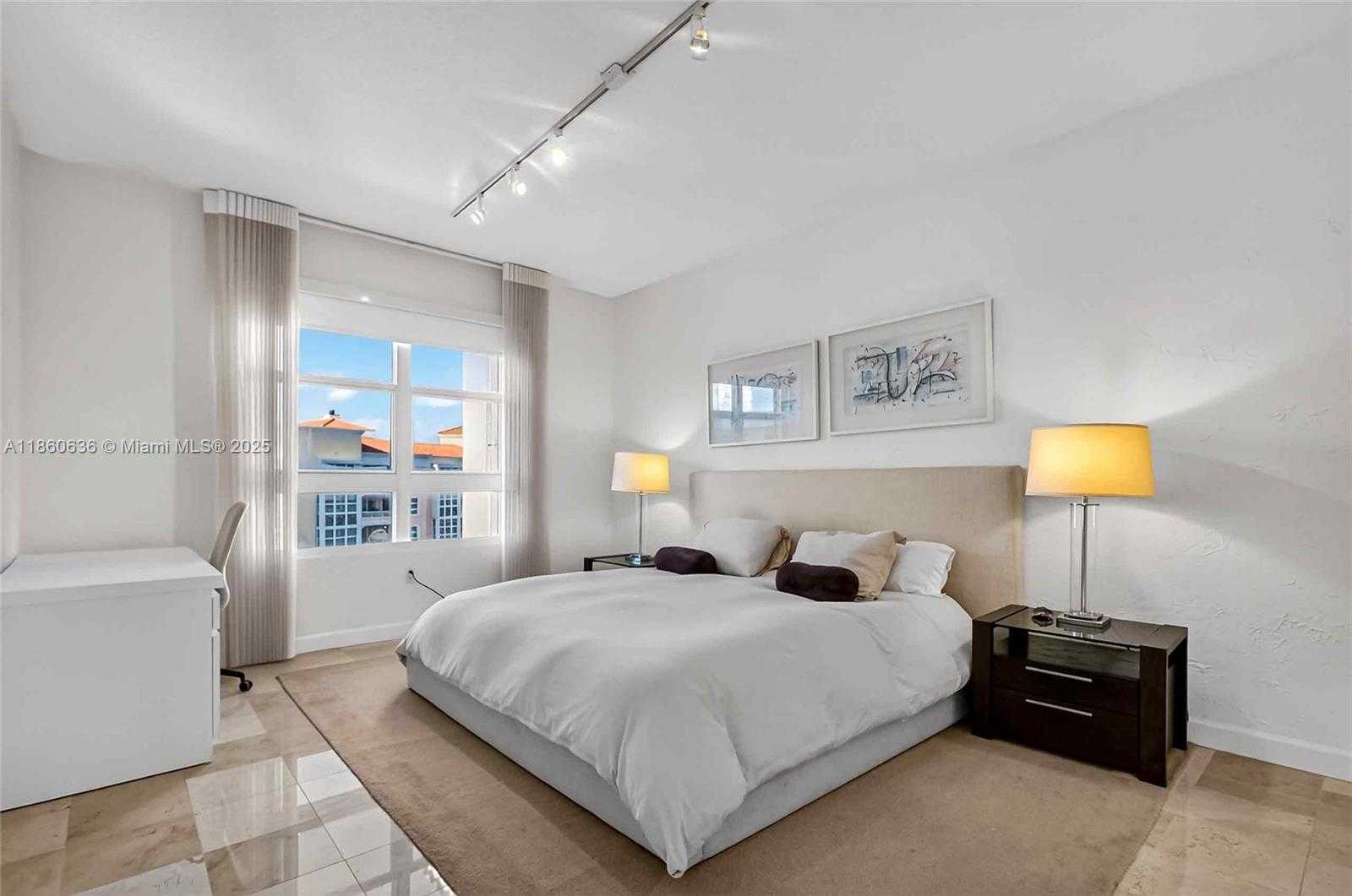 Small Image of 715 CRANDON BLVD #PH-5, Key Biscayne Number 13
