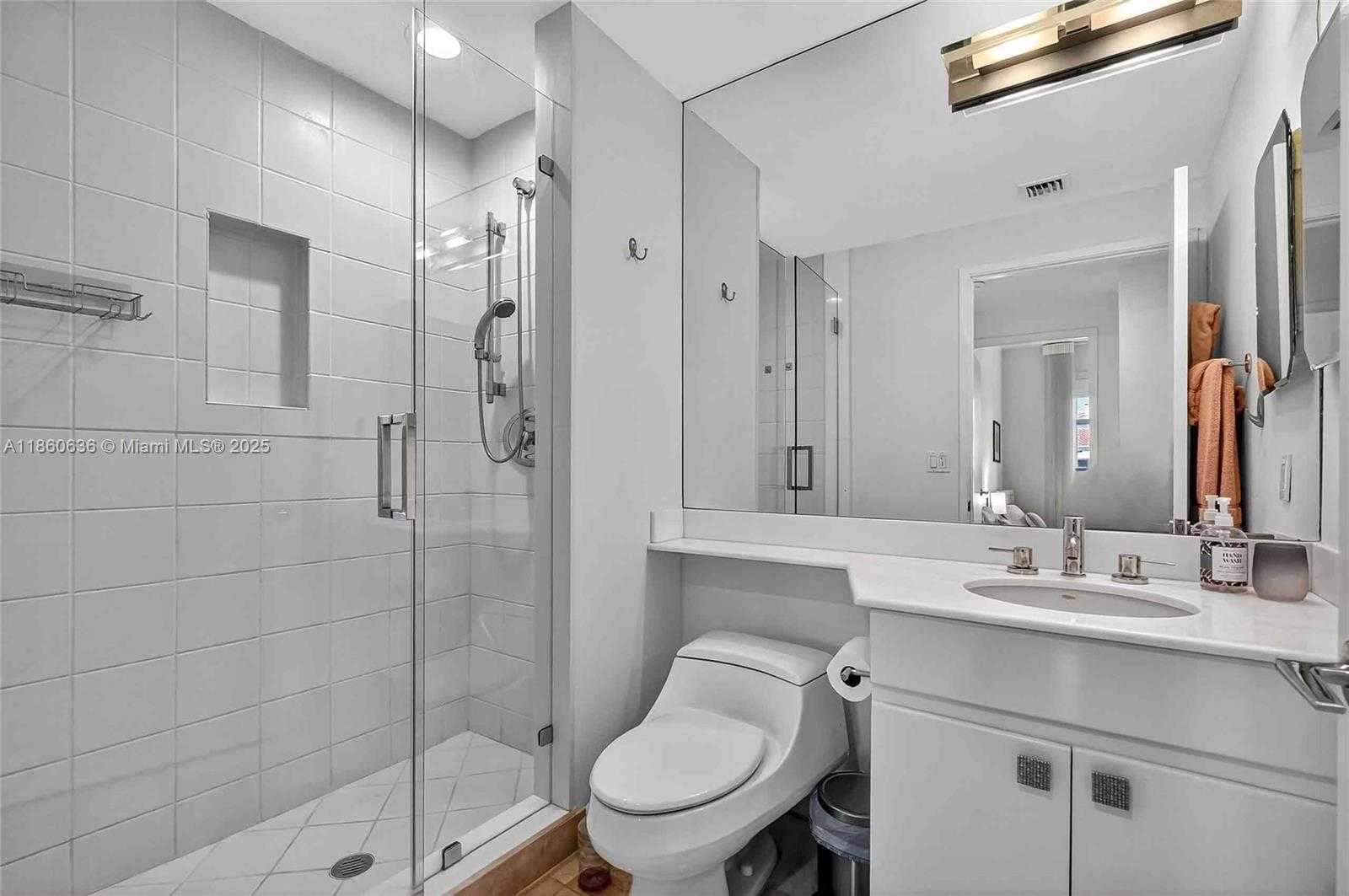 Small Image of 715 CRANDON BLVD #PH-5, Key Biscayne Number 15