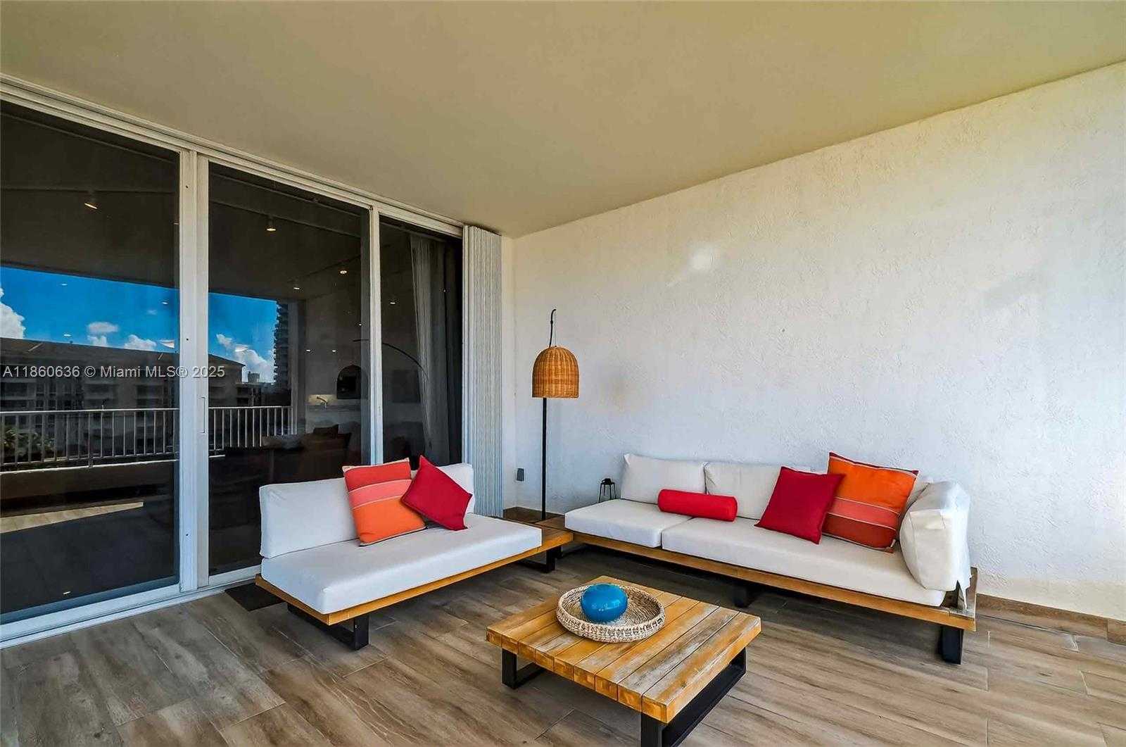 Small Image of 715 CRANDON BLVD #PH-5, Key Biscayne Number 19