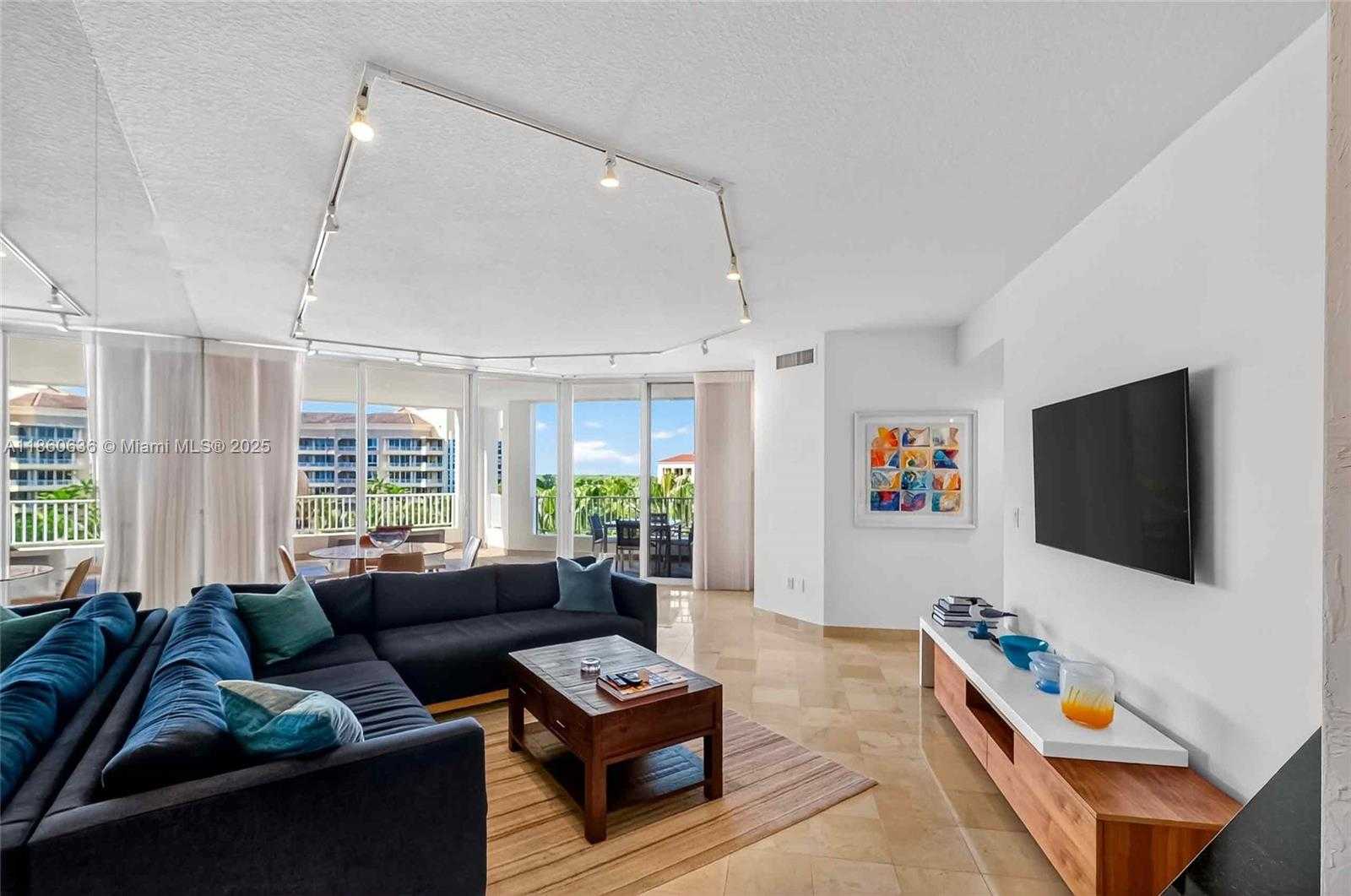 Small Image of 715 CRANDON BLVD #PH-5, Key Biscayne Number 6