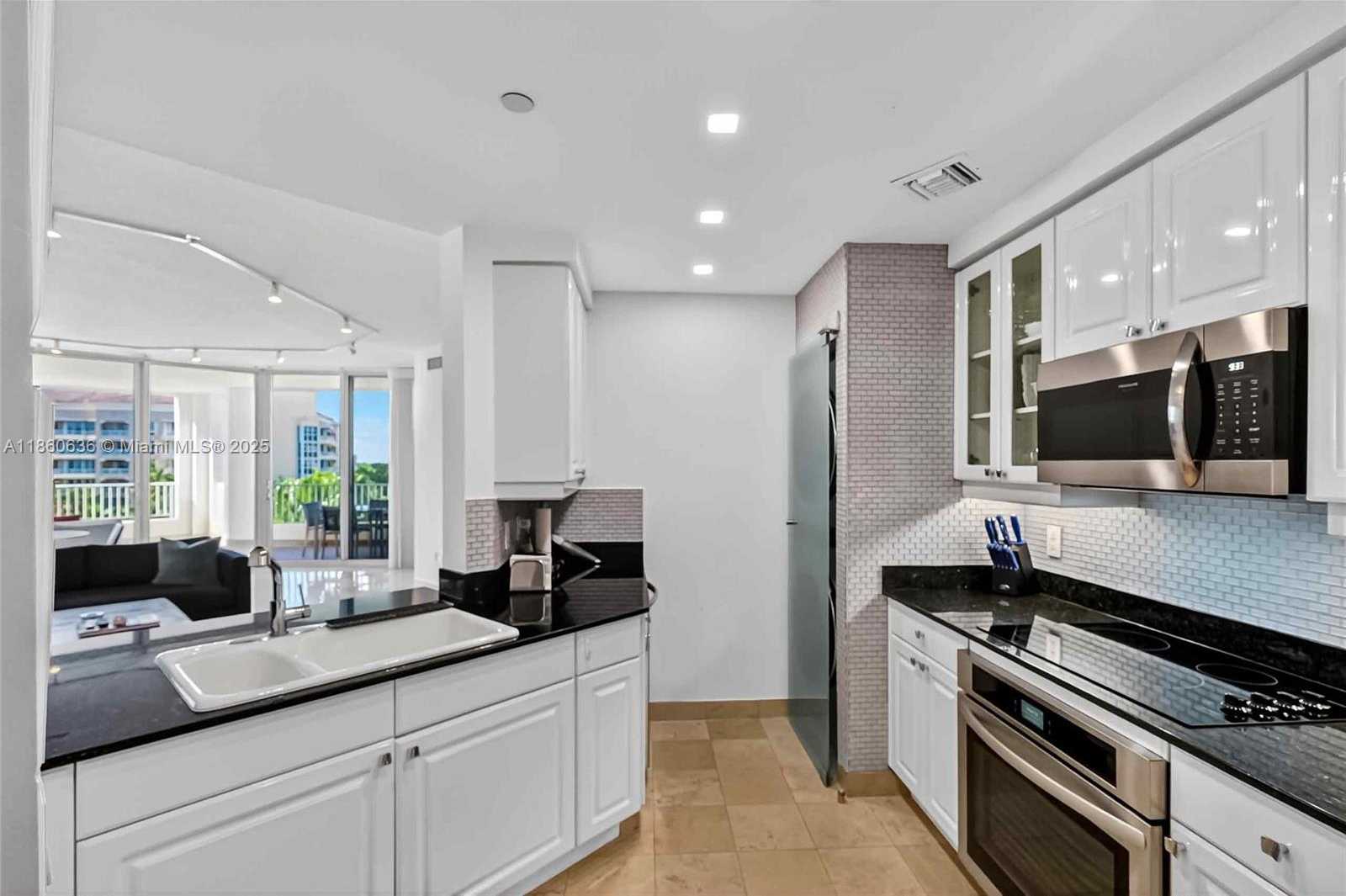 Small Image of 715 CRANDON BLVD #PH-5, Key Biscayne Number 8
