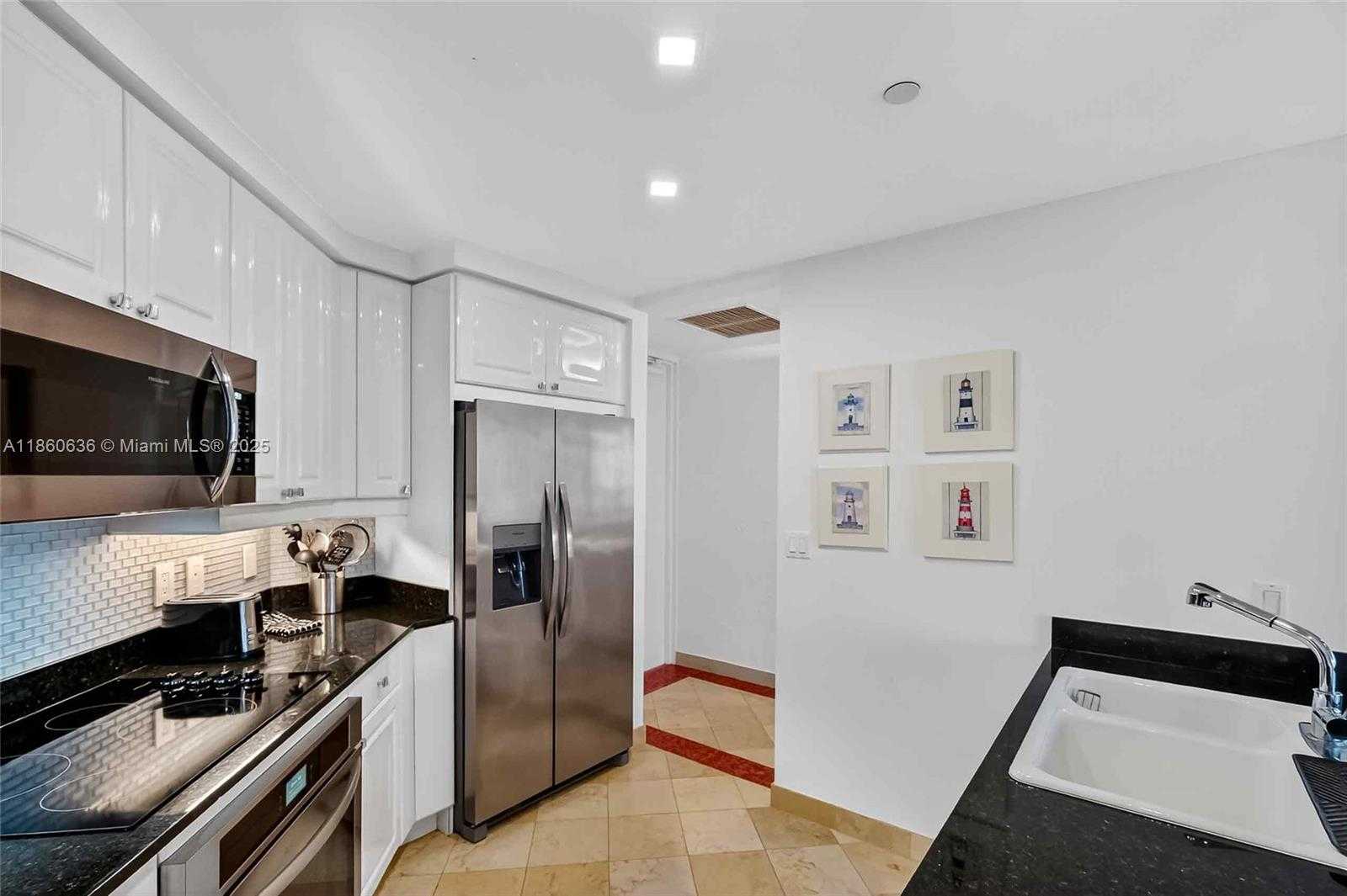 Small Image of 715 CRANDON BLVD #PH-5, Key Biscayne Number 9