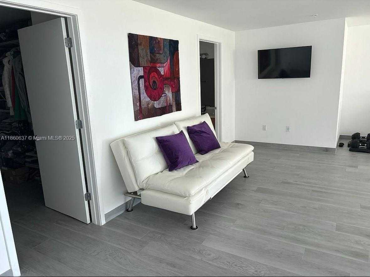 Small Image of 3301 NORTH EAST 1ST AVE #M0306, Miami Number 4