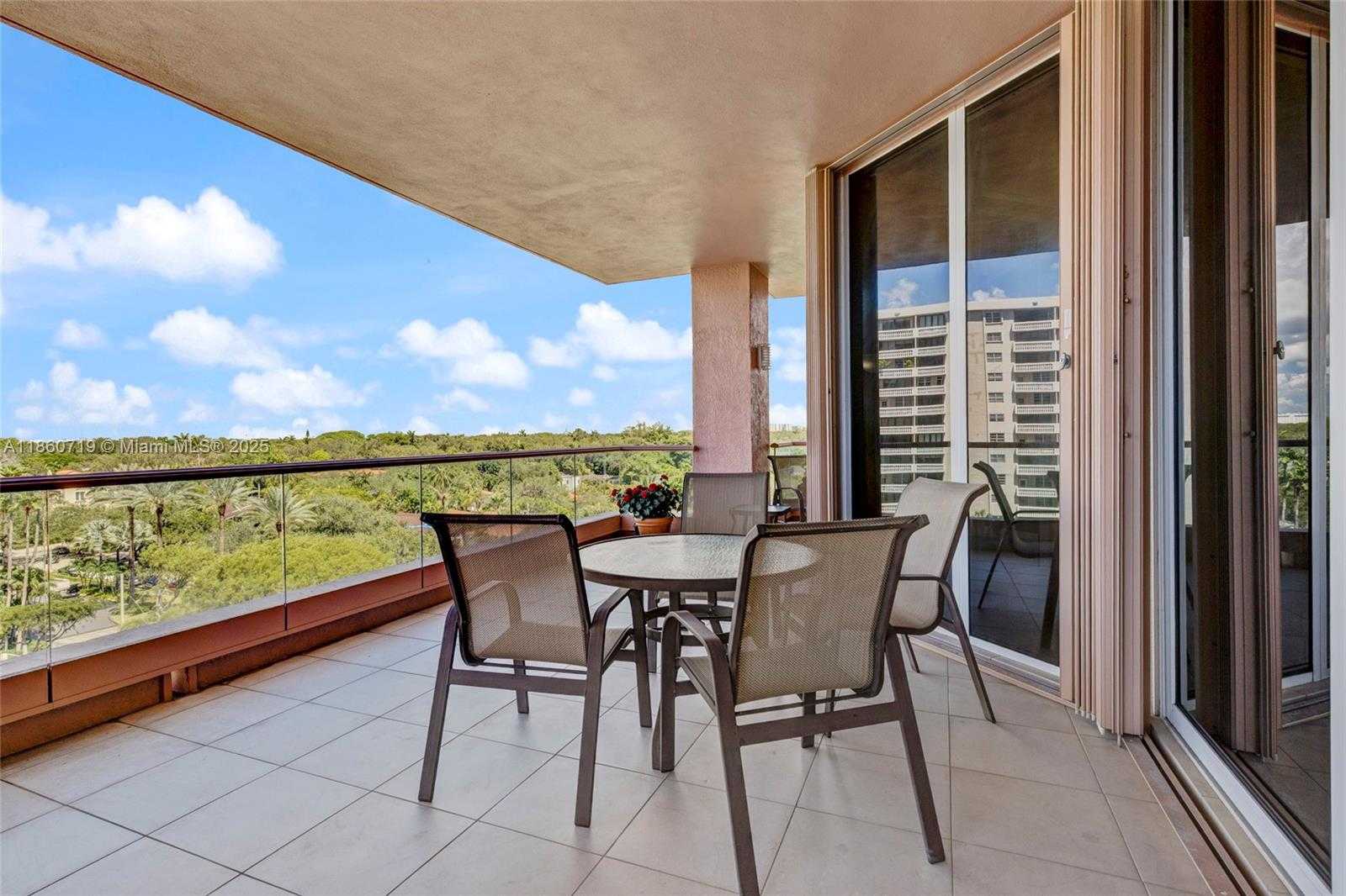 Small Image of 60 EDGEWATER DR #7H, Coral Gables Number 10