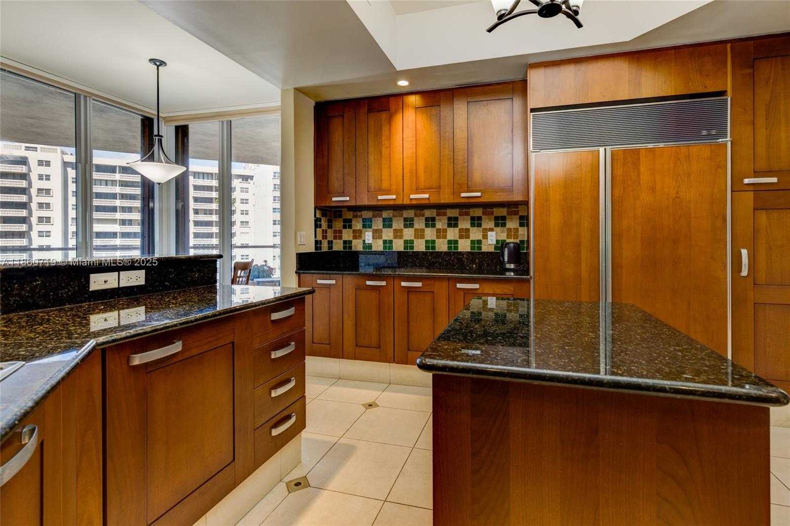 Small Image of 60 EDGEWATER DR #7H, Coral Gables Number 12
