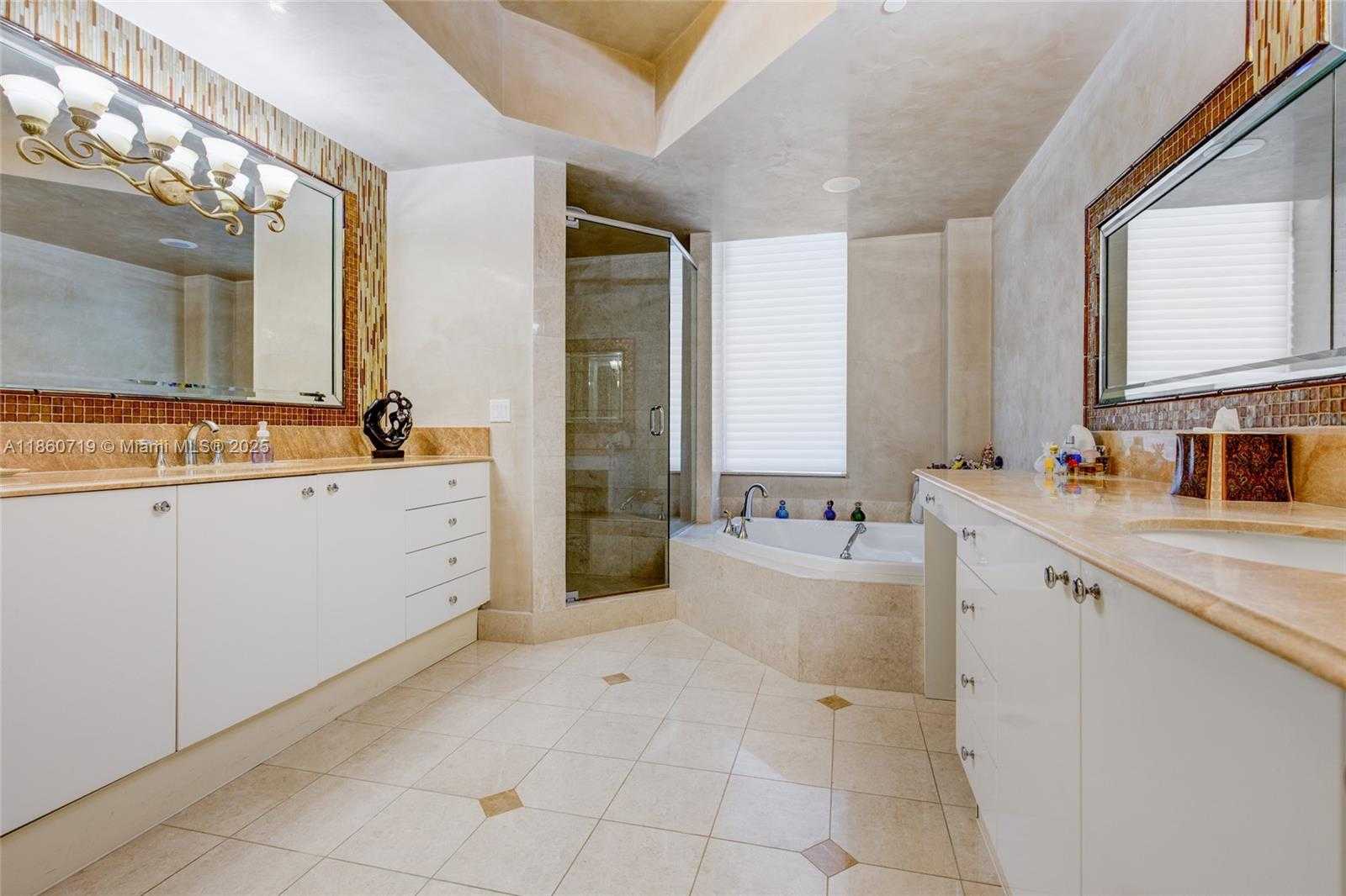 Small Image of 60 EDGEWATER DR #7H, Coral Gables Number 17