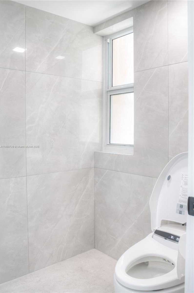 Small Image of 1410 SOUTH OCEAN DR #1406, Hollywood Number 31