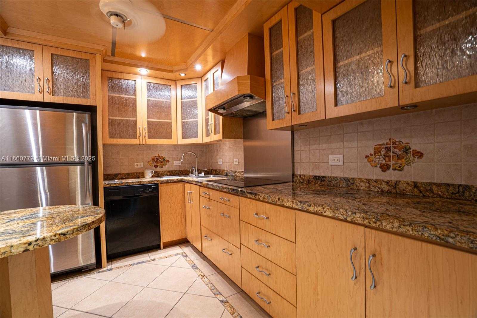 Small Image of 2500 PARKVIEW DR #616, Hallandale Beach Number 13