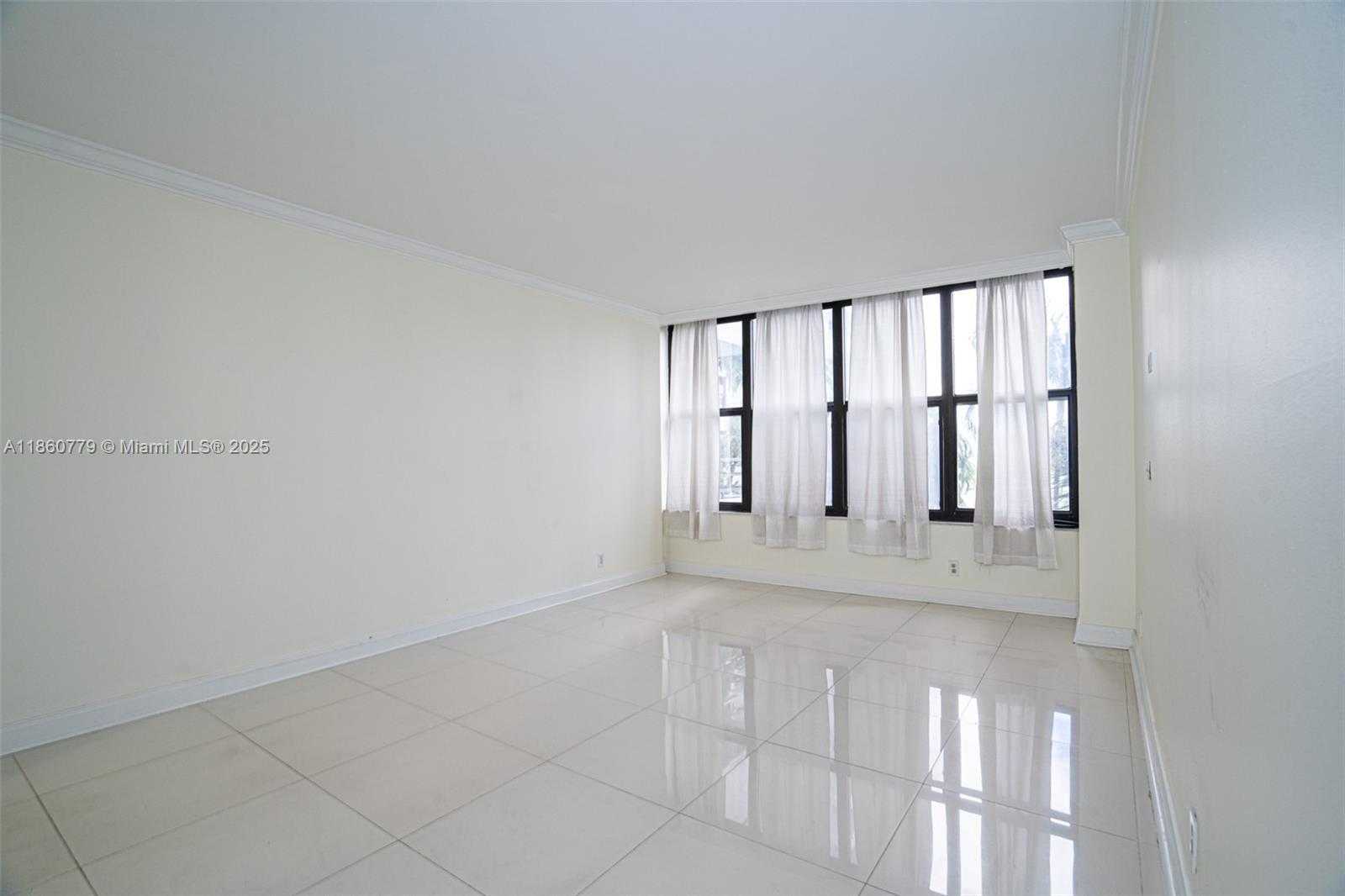 Small Image of 2500 PARKVIEW DR #616, Hallandale Beach Number 6