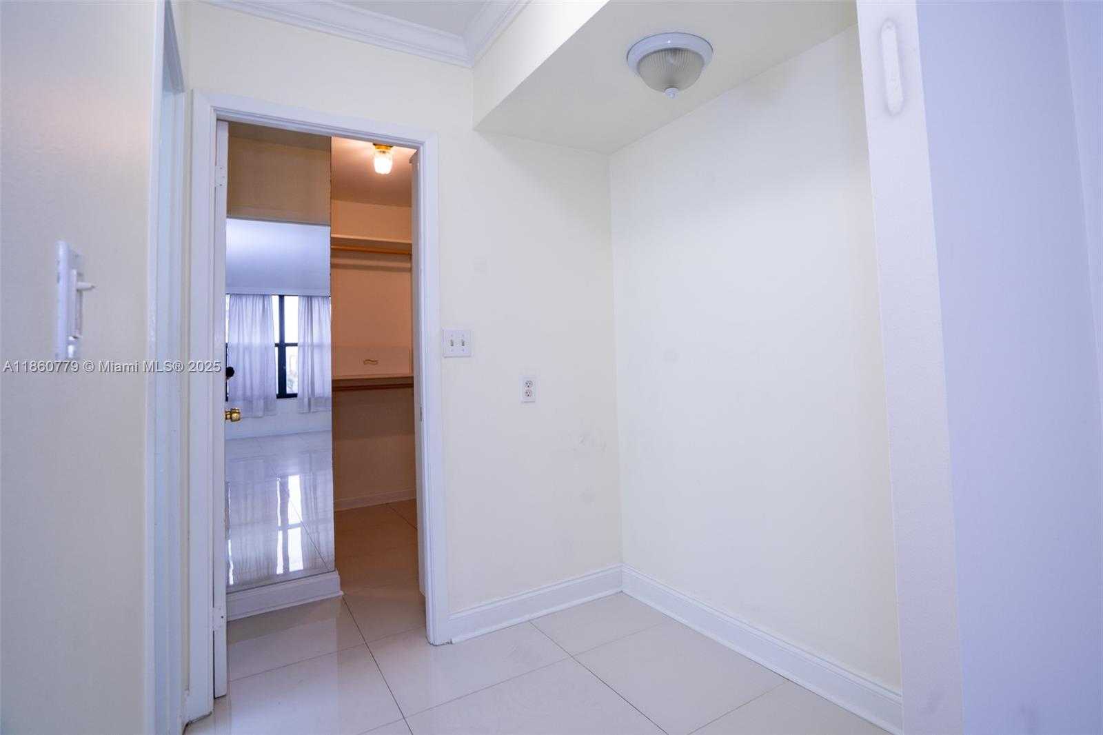 Small Image of 2500 PARKVIEW DR #616, Hallandale Beach Number 8
