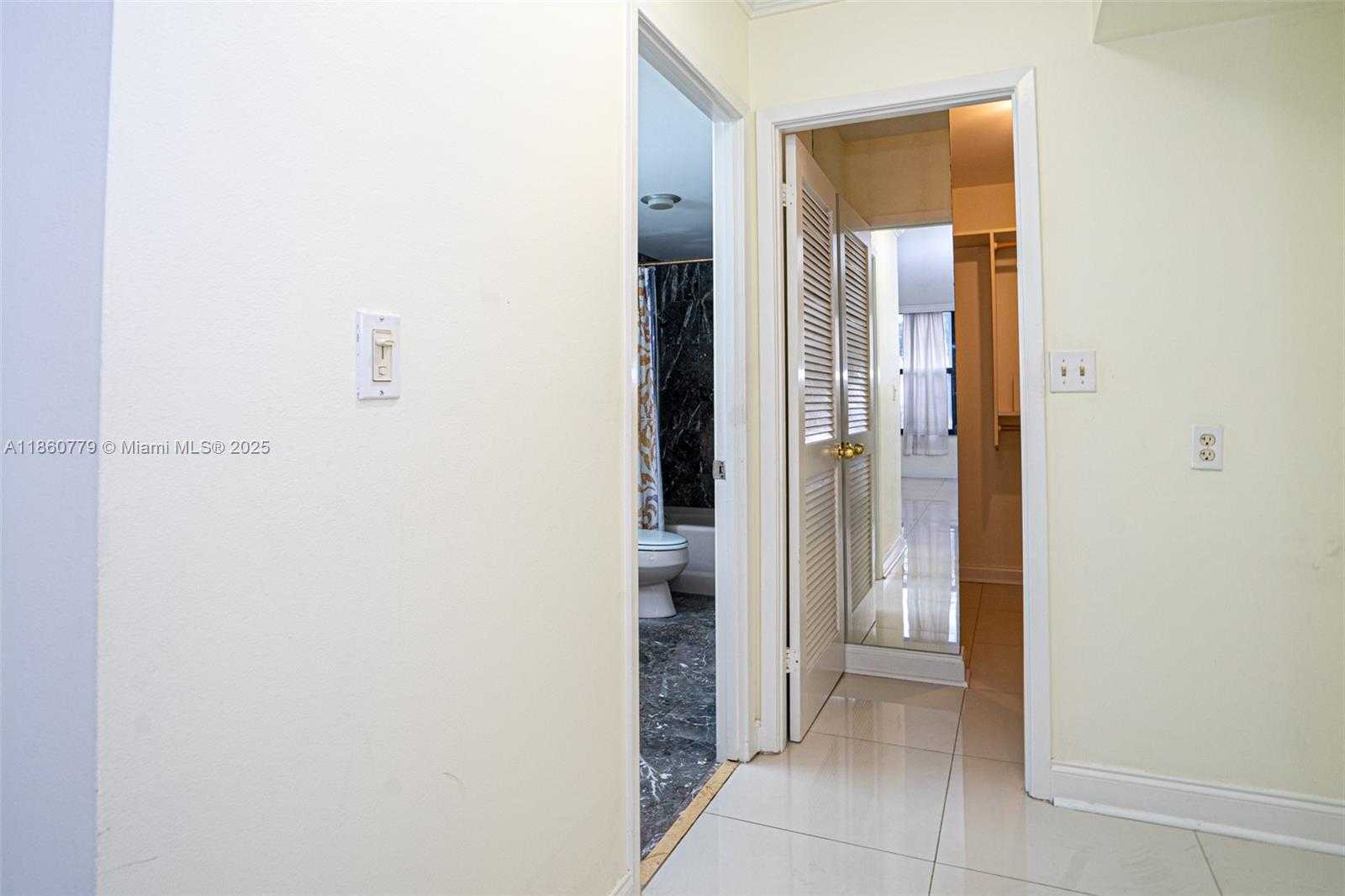 Small Image of 2500 PARKVIEW DR #616, Hallandale Beach Number 9