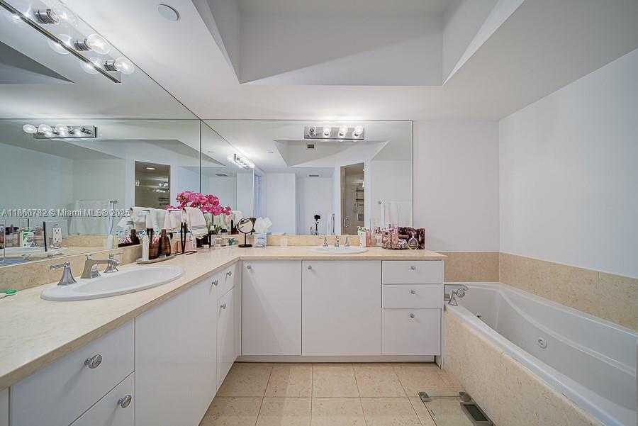 Small Image of 19900 EAST COUNTRY CLUB DR #308, Aventura Number 22