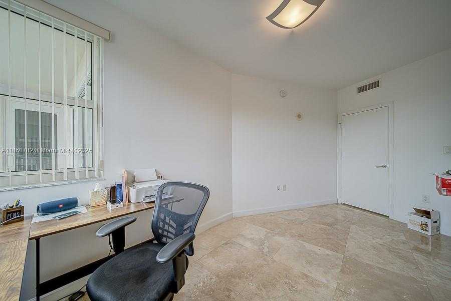 Small Image of 19900 EAST COUNTRY CLUB DR #308, Aventura Number 26