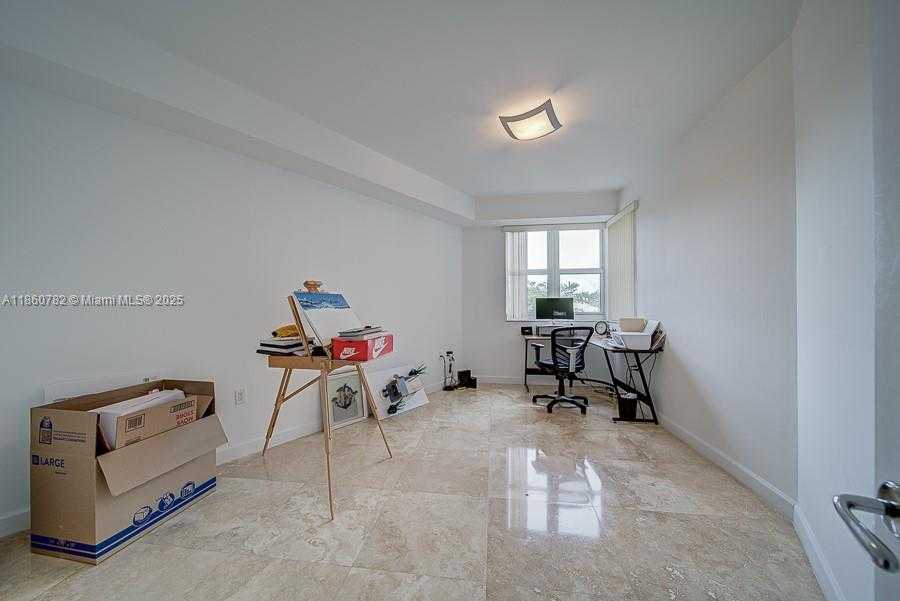 Small Image of 19900 EAST COUNTRY CLUB DR #308, Aventura Number 27