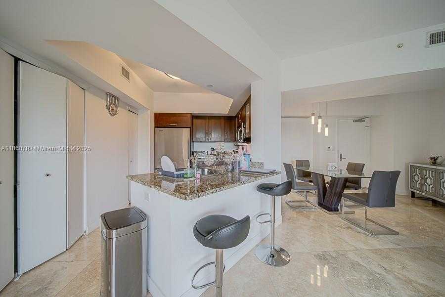Small Image of 19900 EAST COUNTRY CLUB DR #308, Aventura Number 5