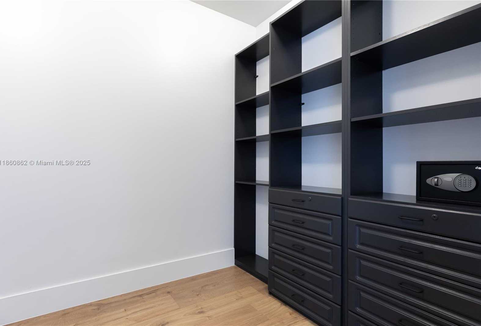 Small Image of 1425 BRICKELL AVE #41A, Miami Number 26