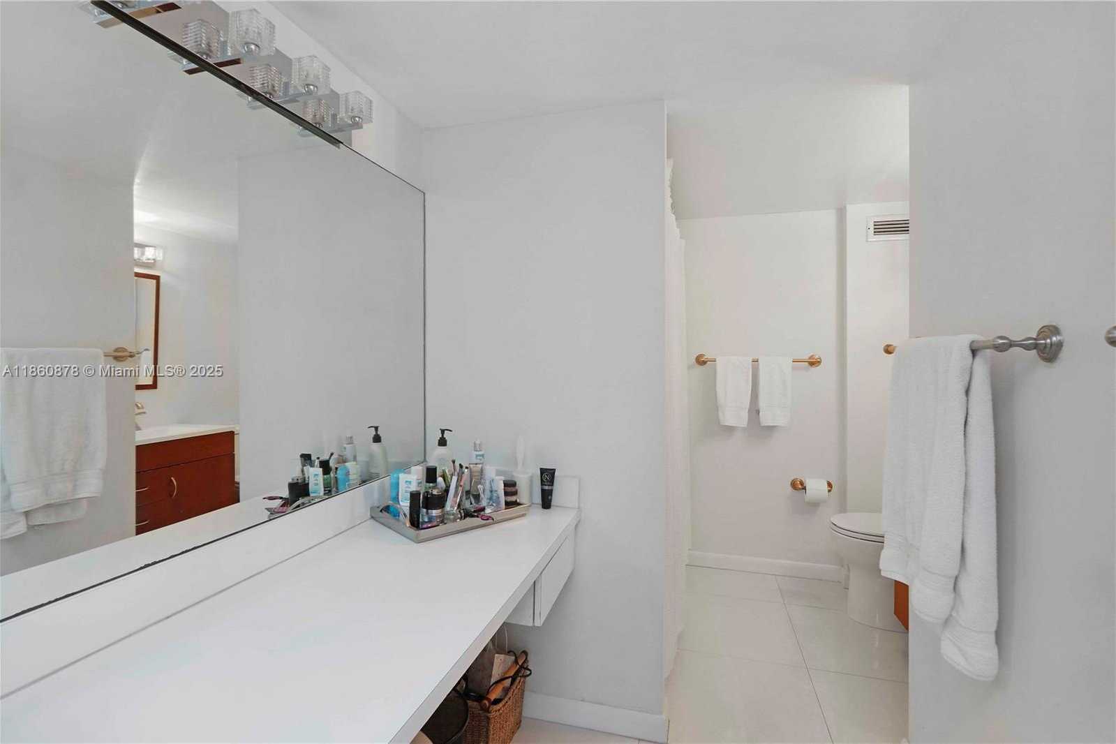 Small Image of 210 SEA VIEW DR #207, Key Biscayne Number 14