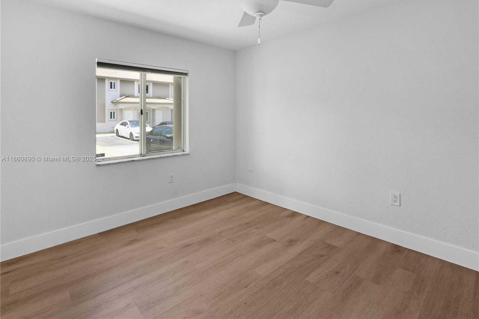 Small Image of 5725 NORTH WEST 109TH AVE #26, Doral Number 11