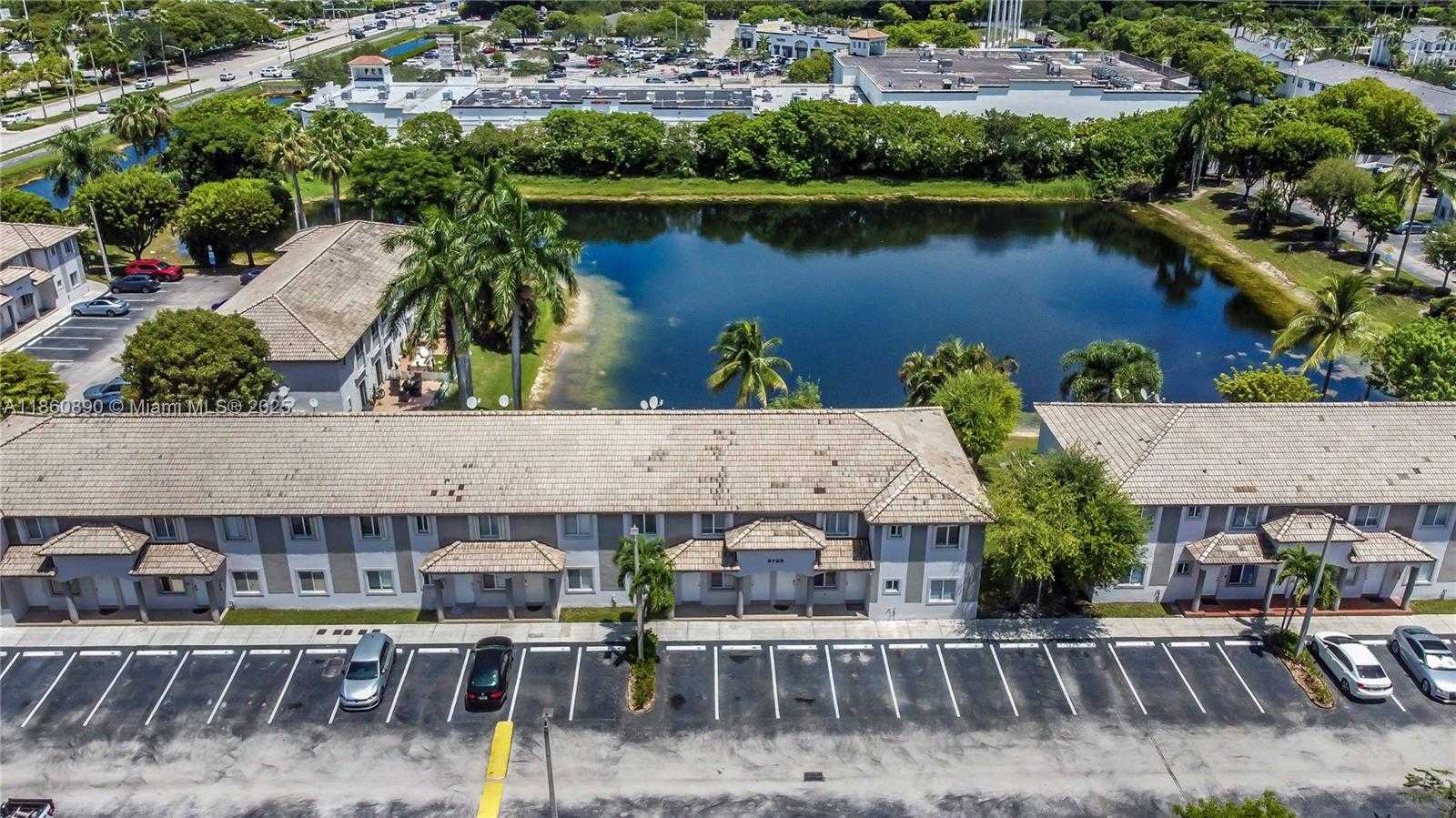 Small Image of 5725 NORTH WEST 109TH AVE #26, Doral Number 16