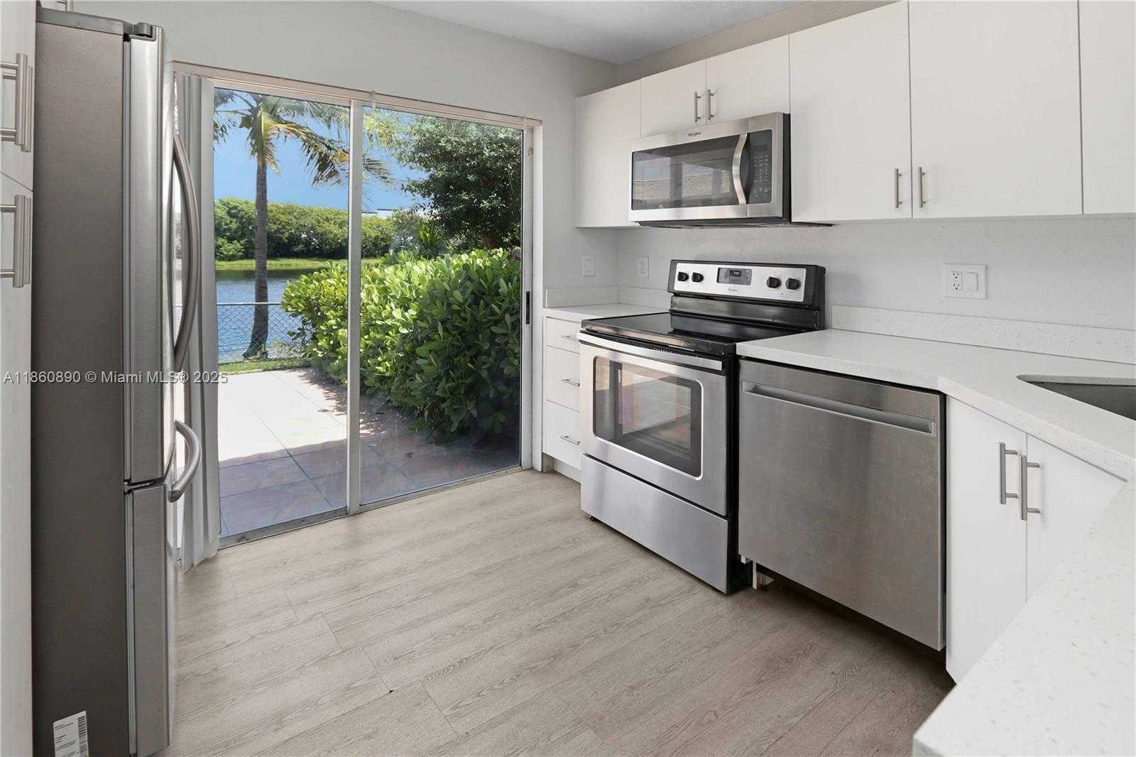 Small Image of 5725 NORTH WEST 109TH AVE #26, Doral Number 3