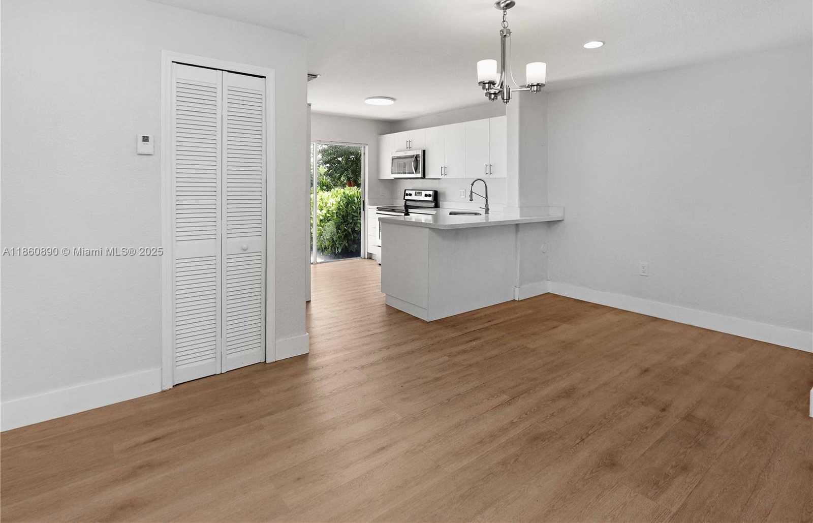 Small Image of 5725 NORTH WEST 109TH AVE #26, Doral Number 7
