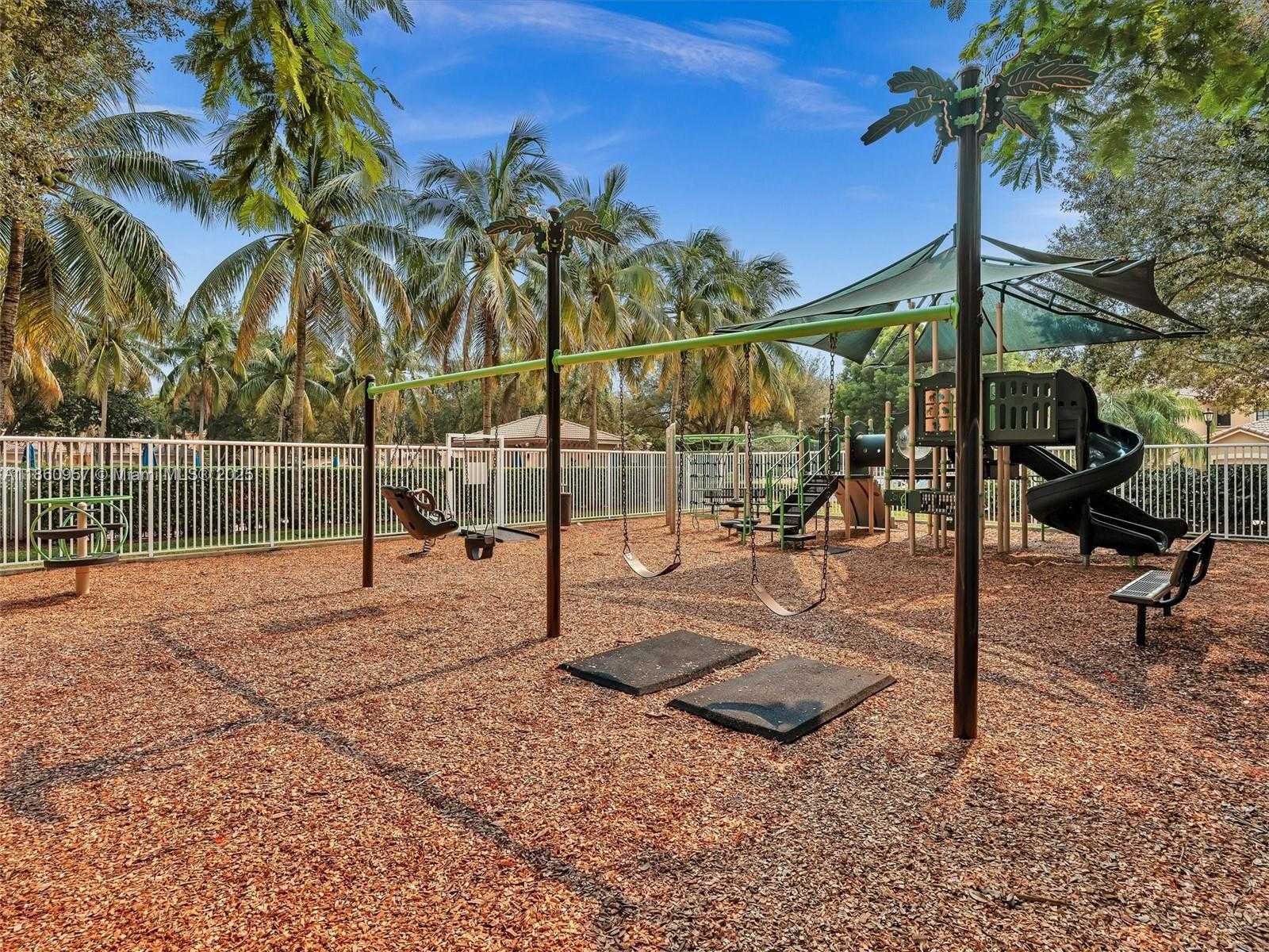 Small Image of 3853 TREE TOP DR, Weston Number 32