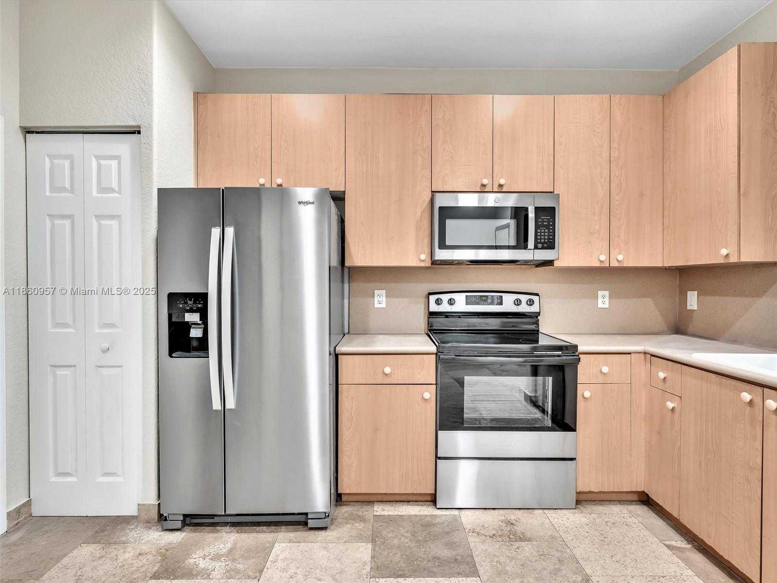 Small Image of 3853 TREE TOP DR, Weston Number 4