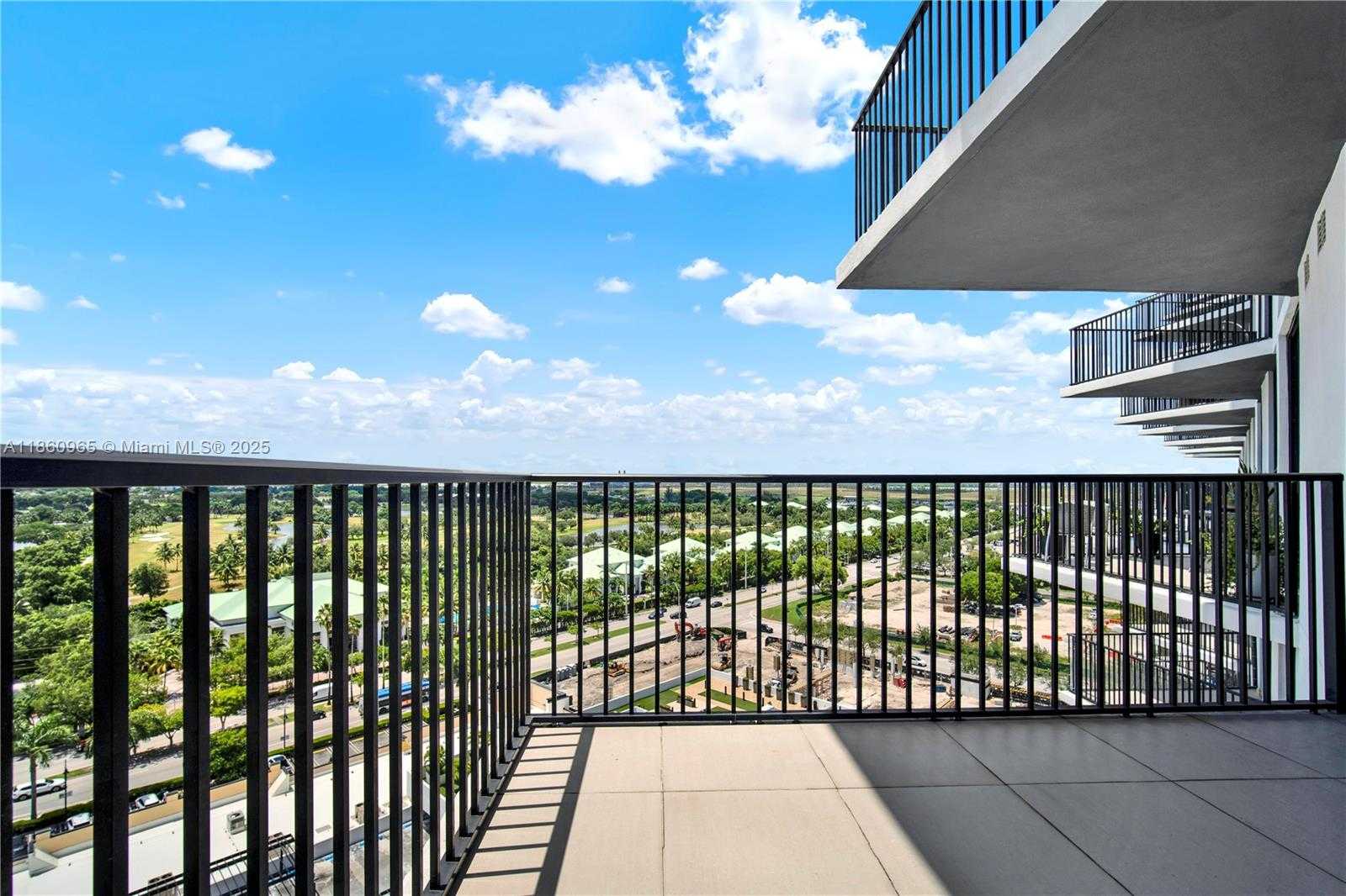 Small Image of 5300 PASEO BLVD #1202, Doral Number 13