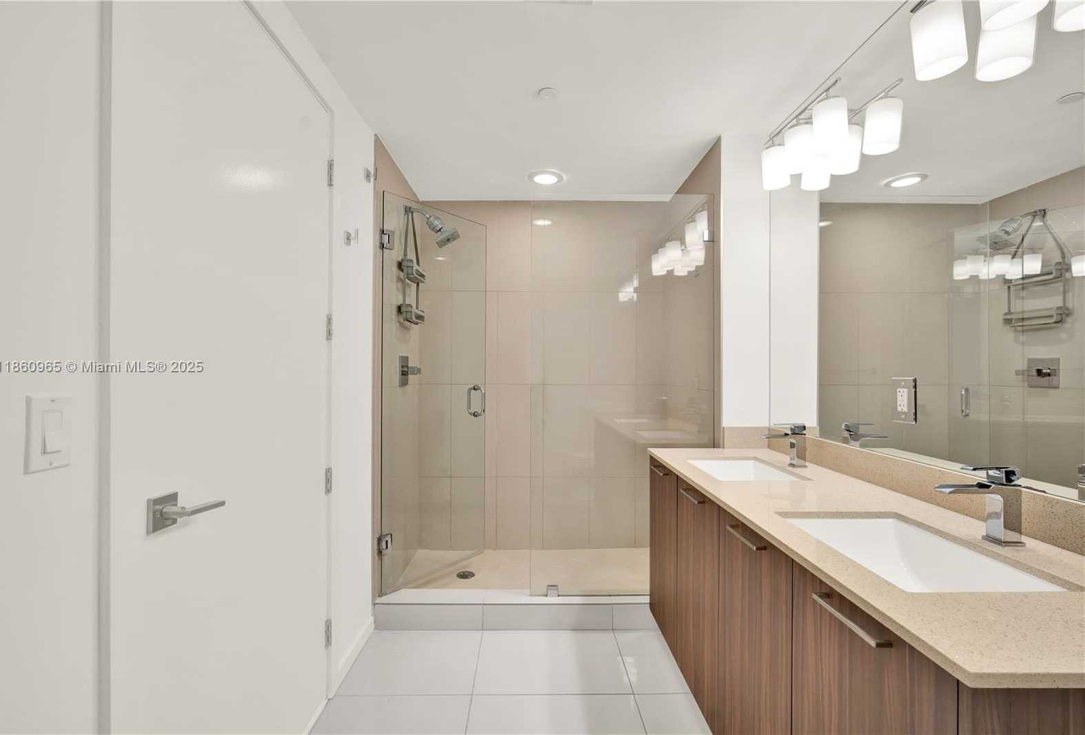 Small Image of 5300 PASEO BLVD #1202, Doral Number 22