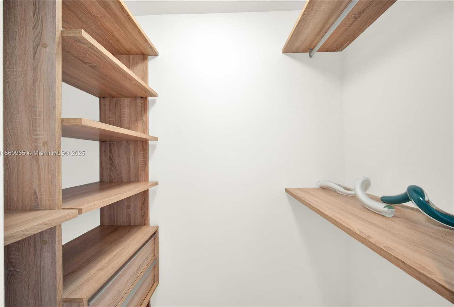 Small Image of 5300 PASEO BLVD #1202, Doral Number 23
